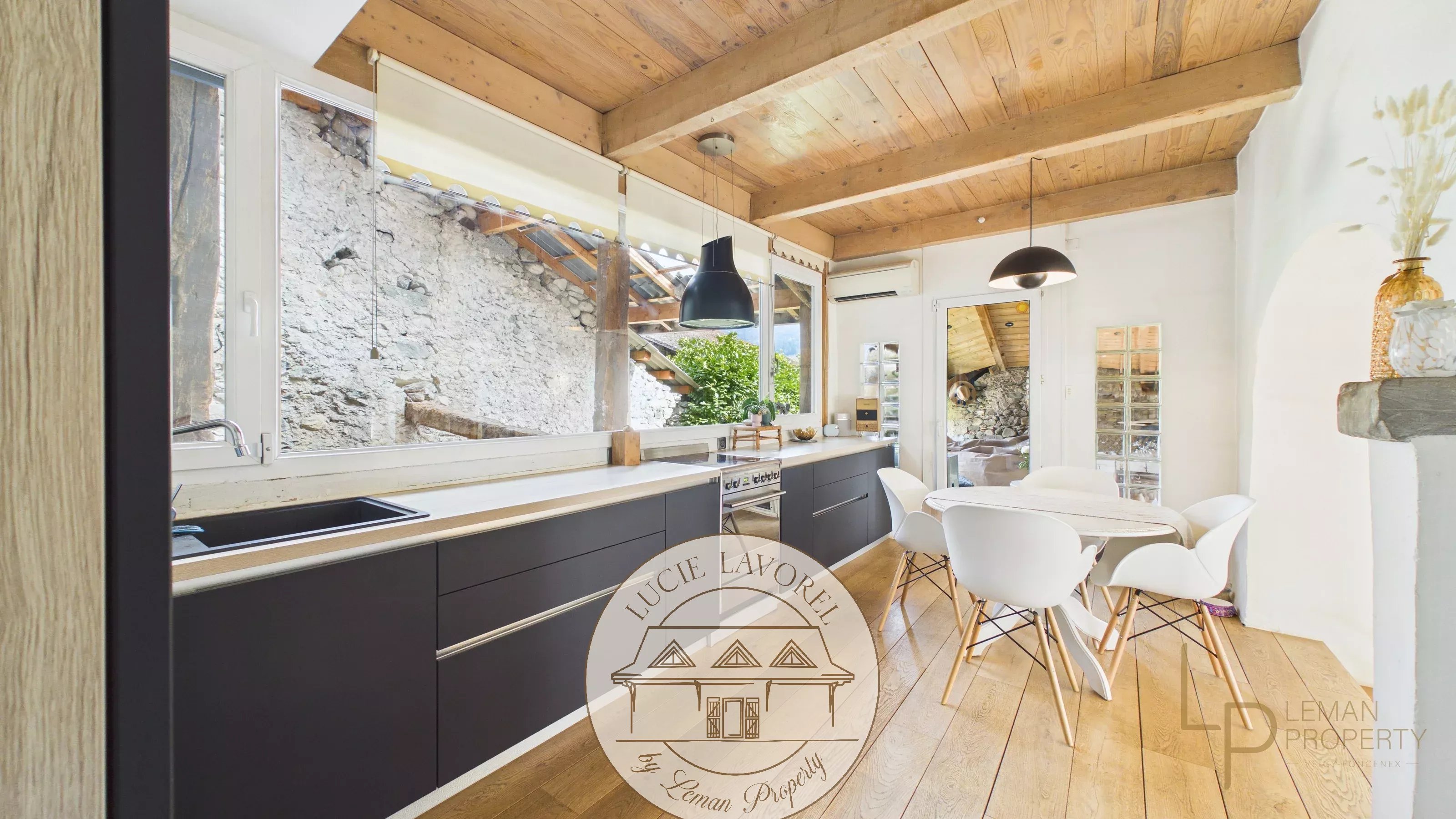maison de 140 m2 comprenant 4 pièces