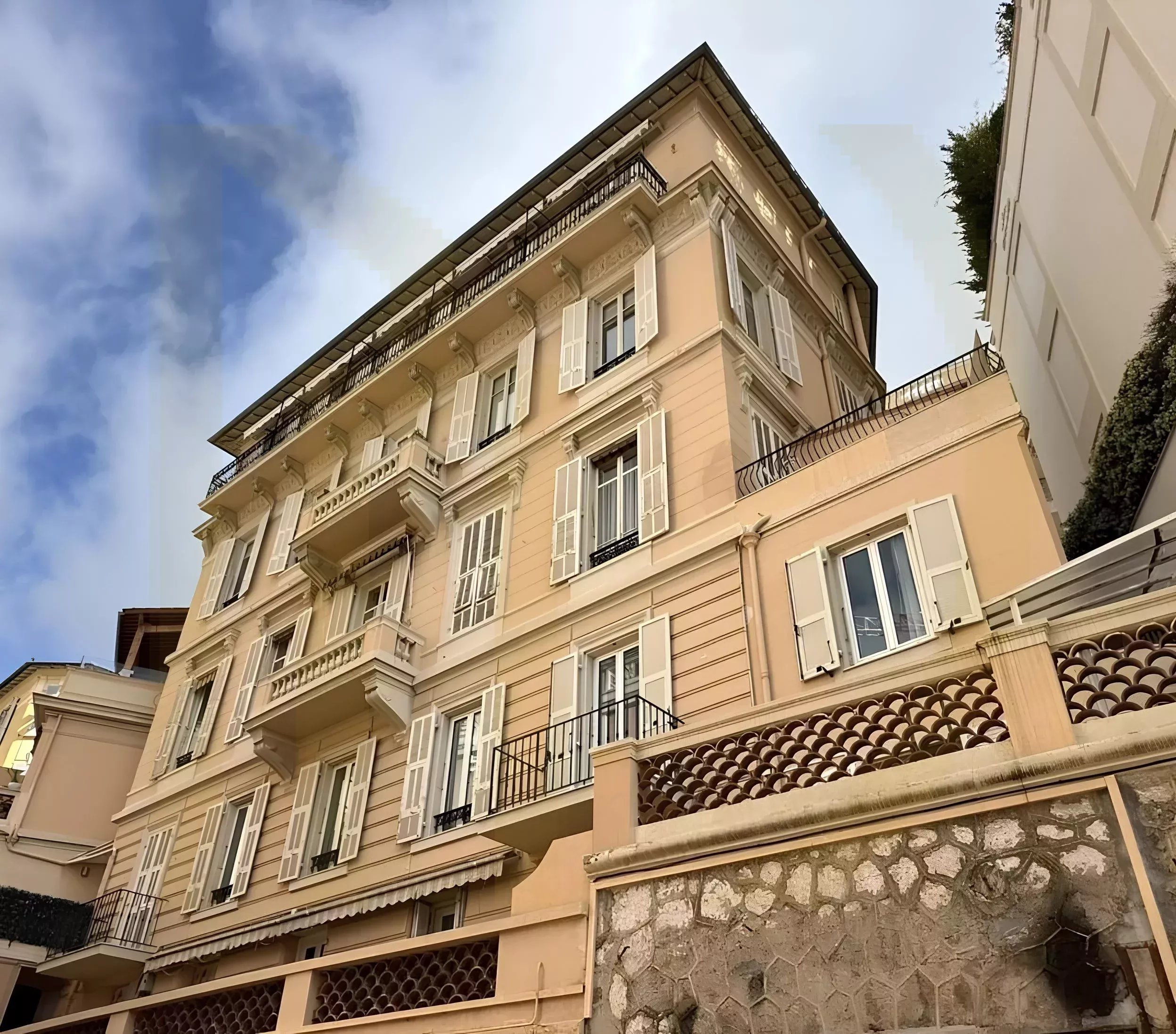 Deux pièces rénové - Idéal investisseur - Monte-Carlo.
