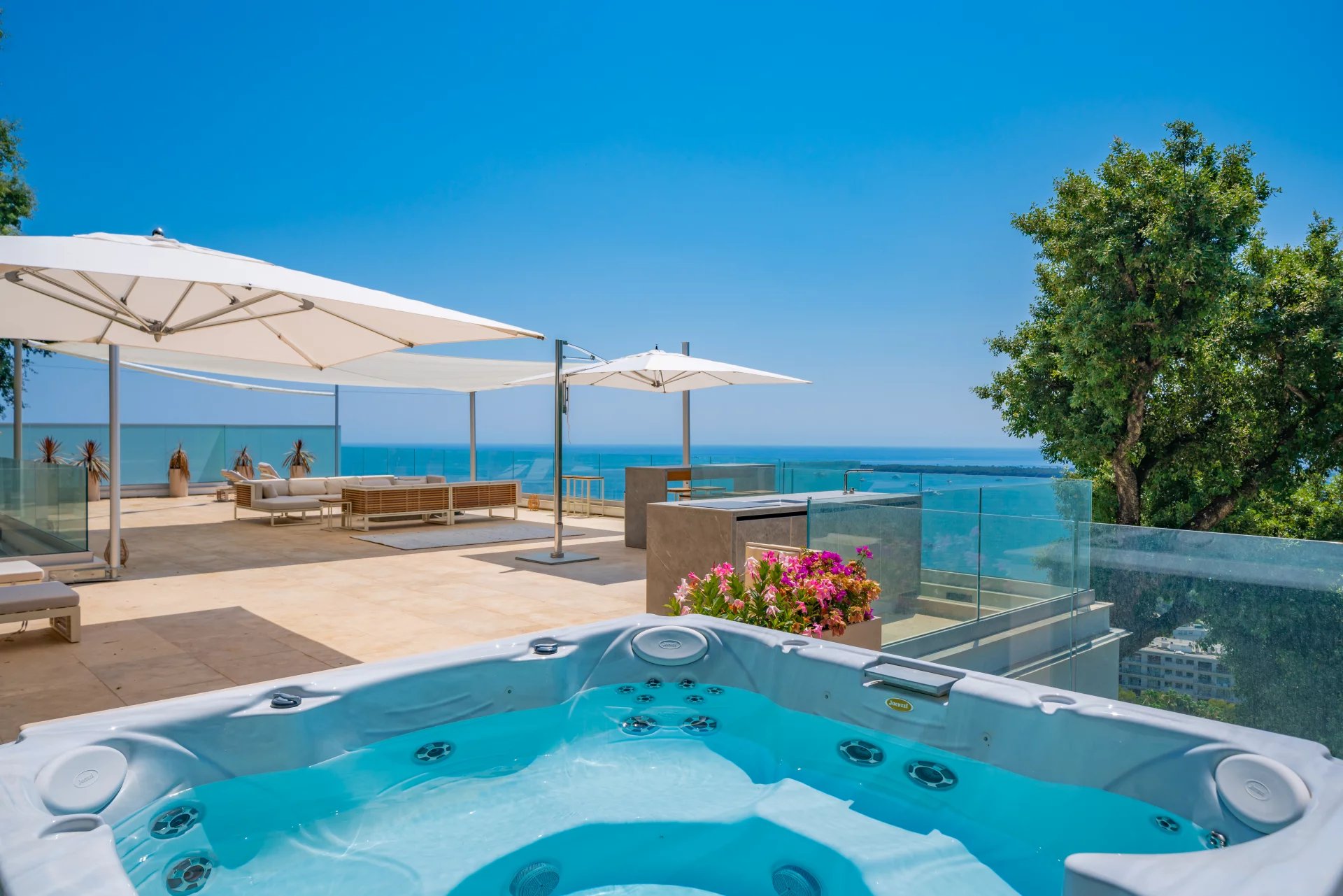 Extraordinaire villa avec une vue panoramique Cannes - Photo 3