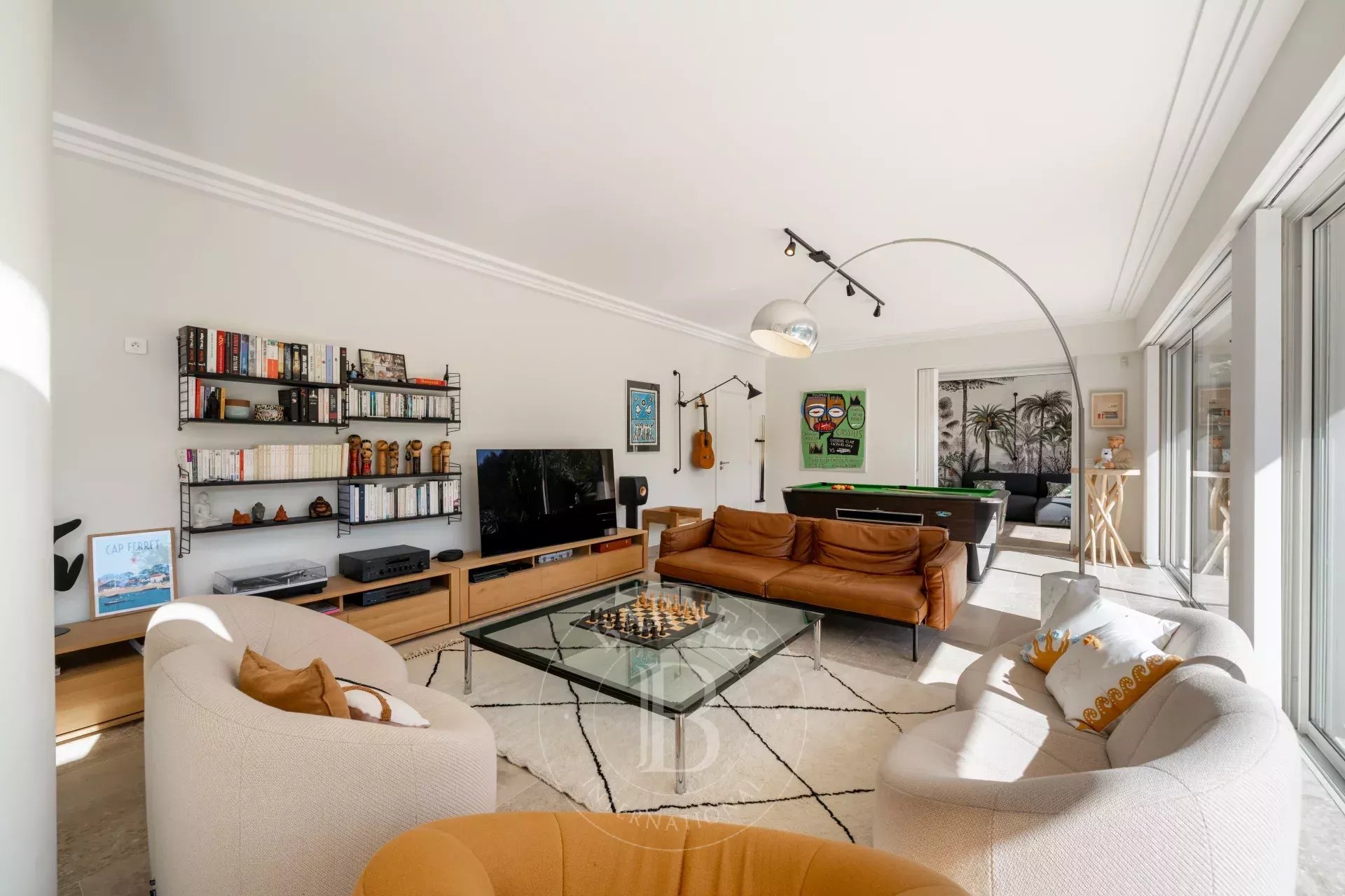 MODERN VILLA -  ANTIBES ST MAYMES - OPEN GREEN SETTING