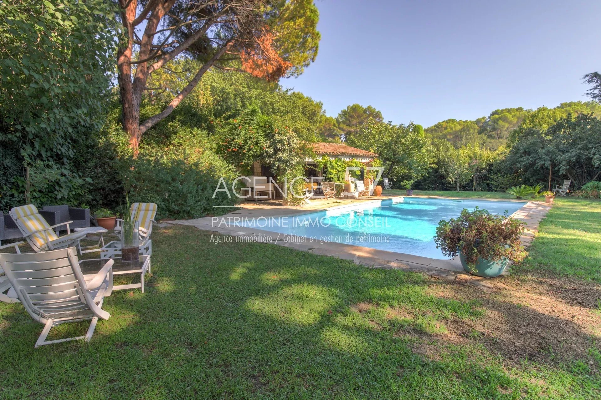 06250 MOUGINS VILLA