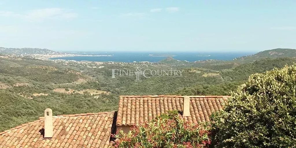 Photo of Charming Provençale Villa for Sale in les Adrets-de-l'Esterel,  with sea view