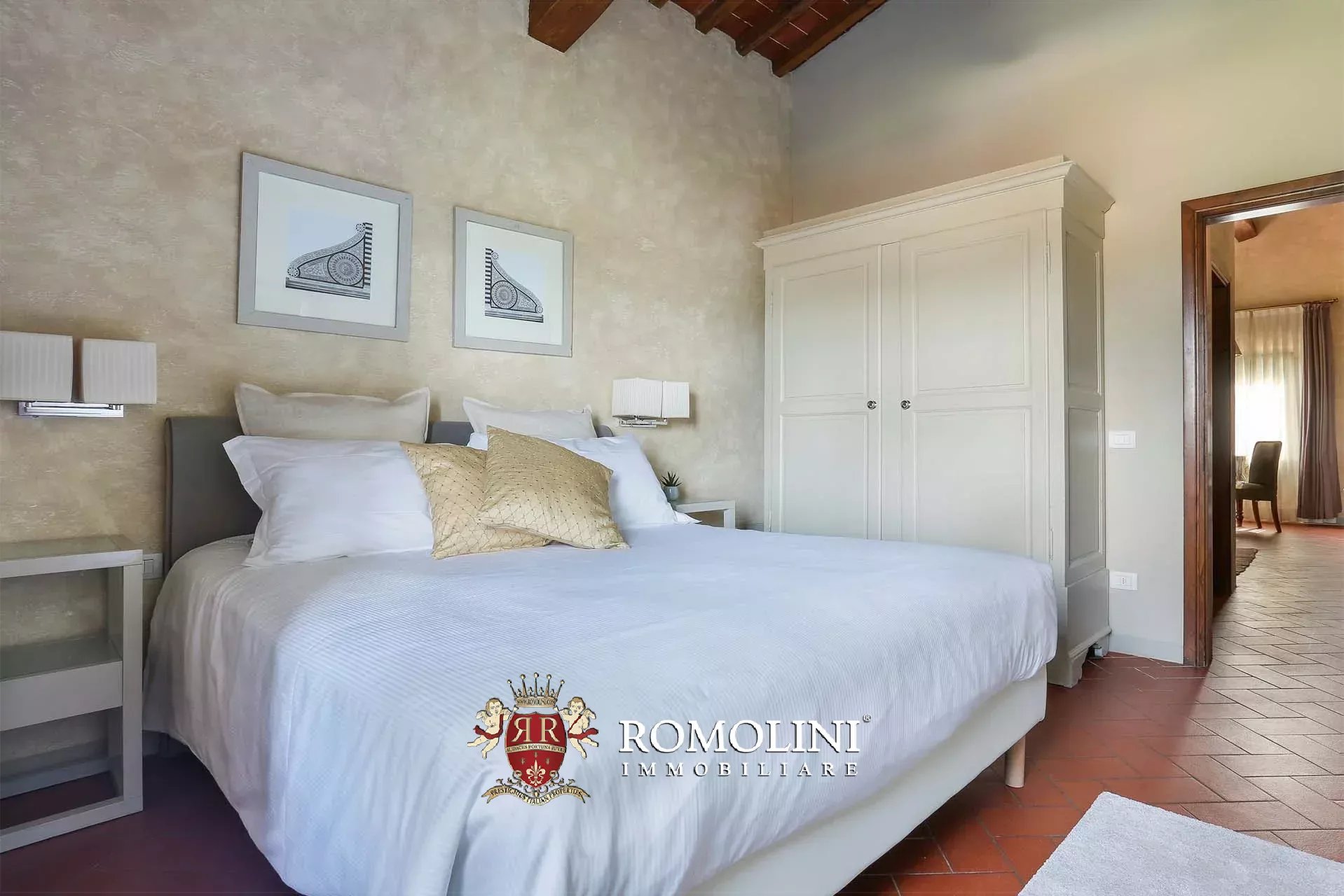 25 Bedroom Vineyard's Image 121