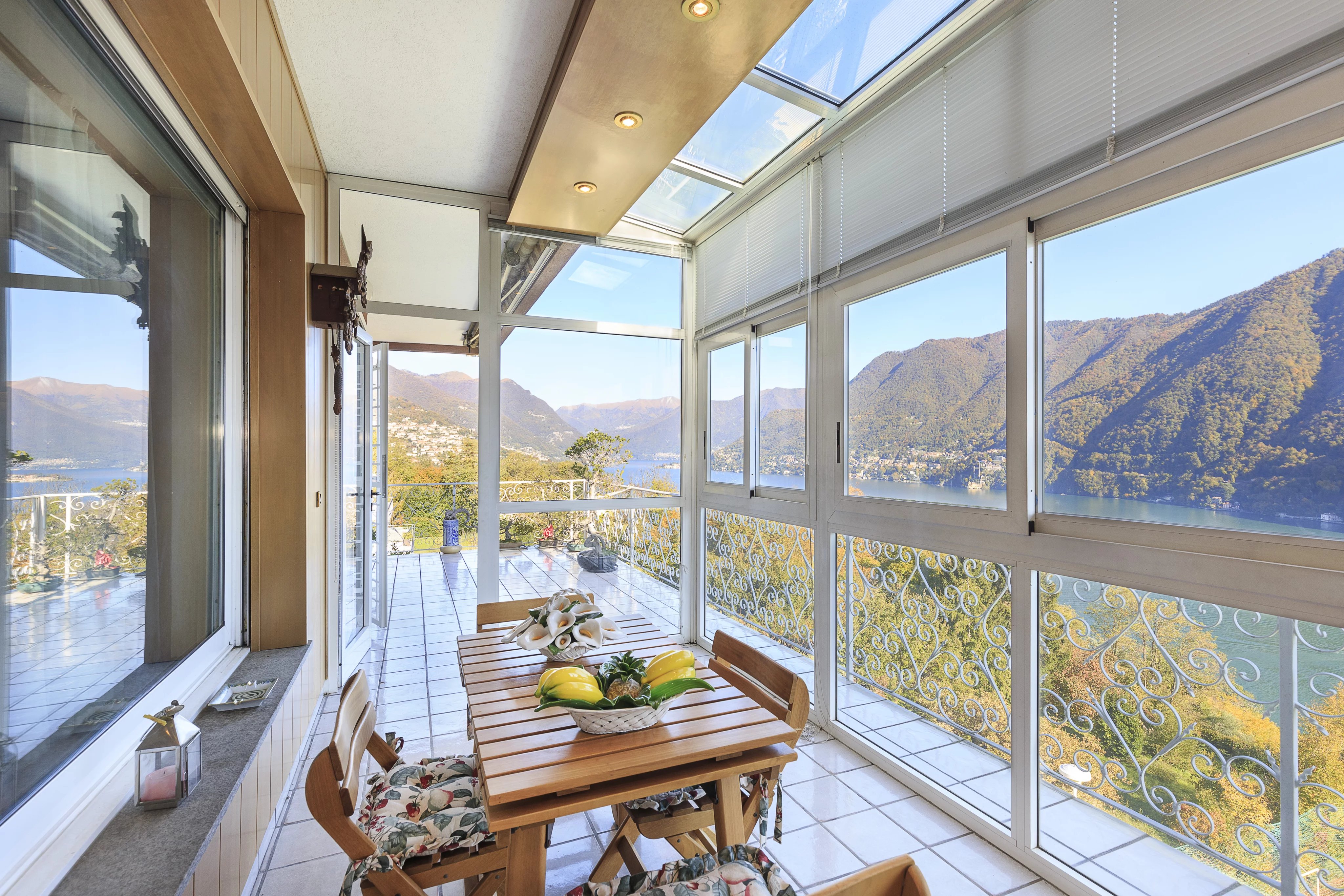 Multi-room apartment in prestigious building, with swimming pool, Lake Como - picture 20 title=