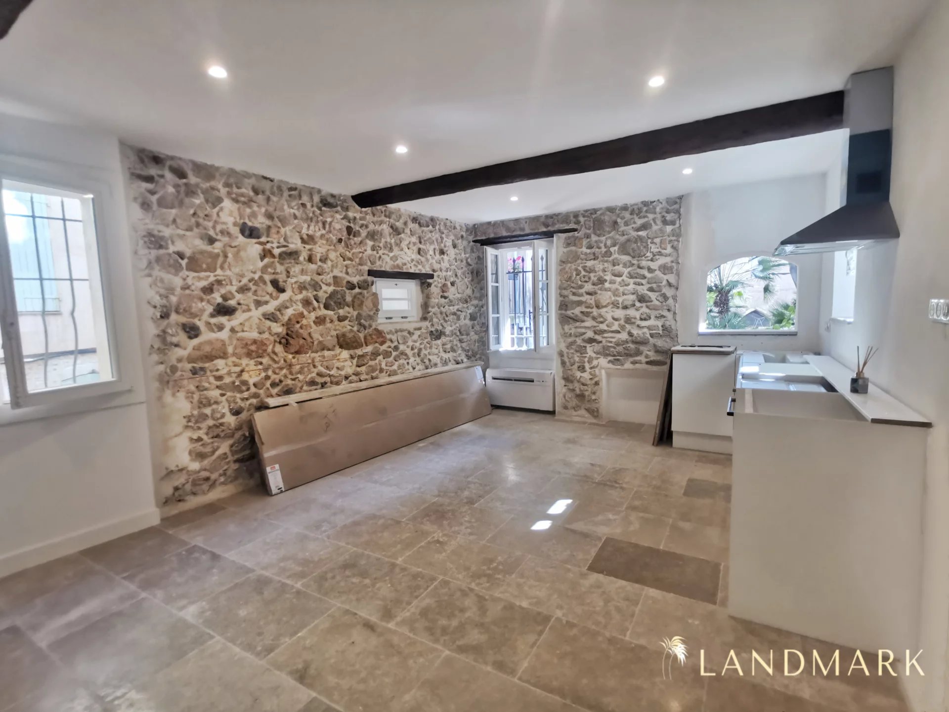CHARMING, BRIGHT AND QUIET 2-ROOM APT