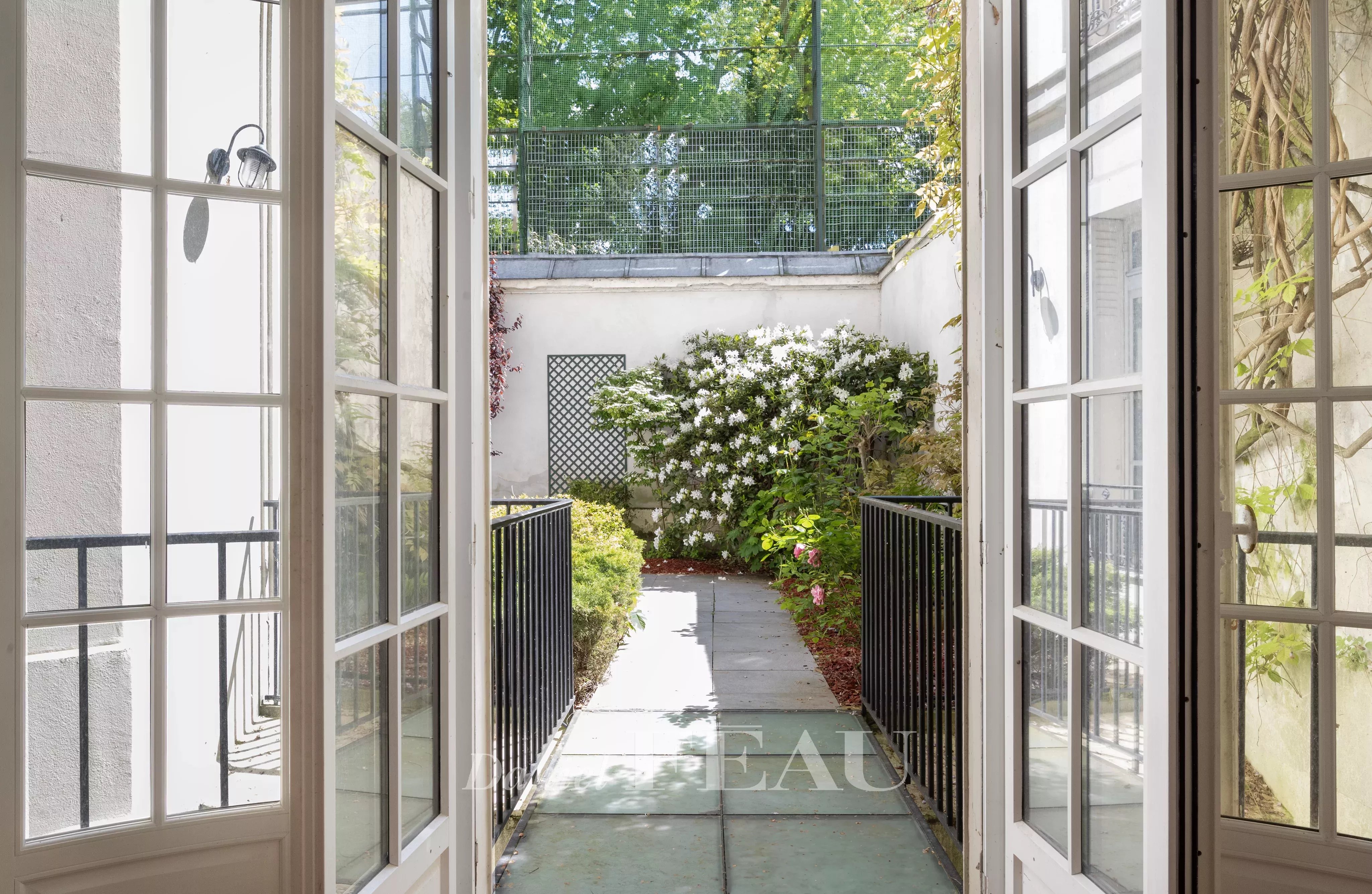 SEJOUR AVEC ACCES JARDIN 125 m²