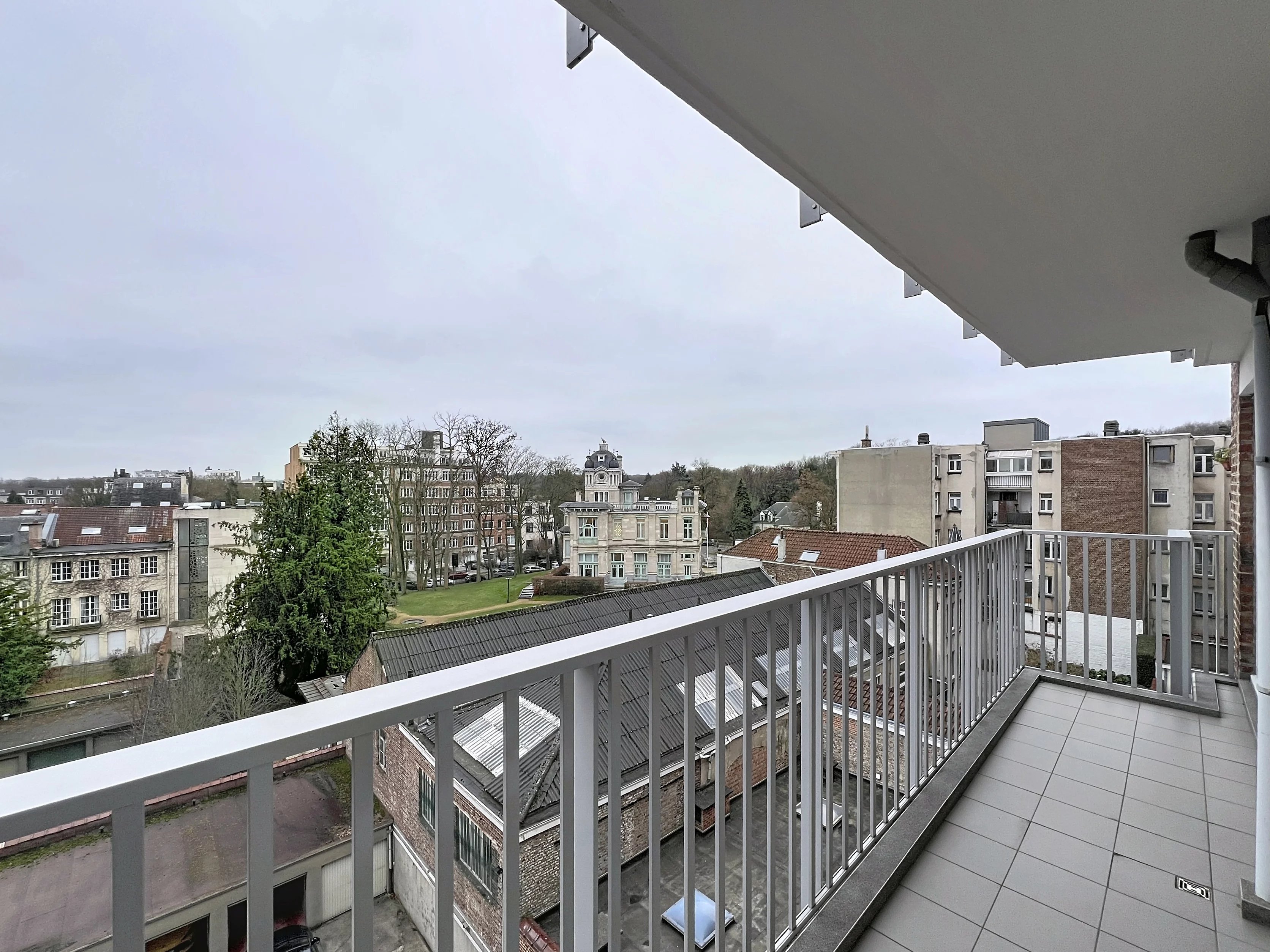 Bois de la Cambre - Beautiful 4-bedroom apartment, terrace and parking space
