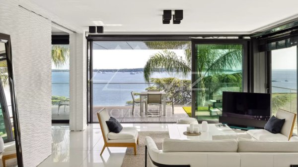 Luxury apartment with sea view and exceptional wellness facilities — photo 4