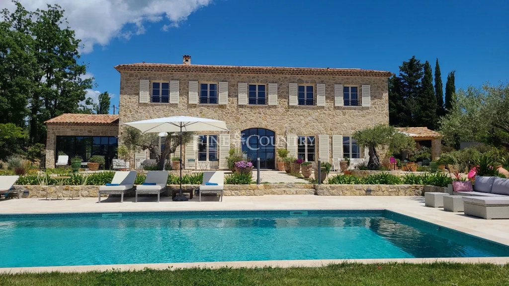 Villa for sale in Tourrettes — Luxury 5-Bedroom Bastide for Sale in Tourrettes with Panoramic Views
