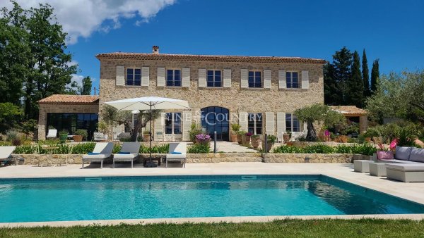 Luxury 5-Bedroom Bastide for Sale in Tourrettes with Panoramic Views — photo 1