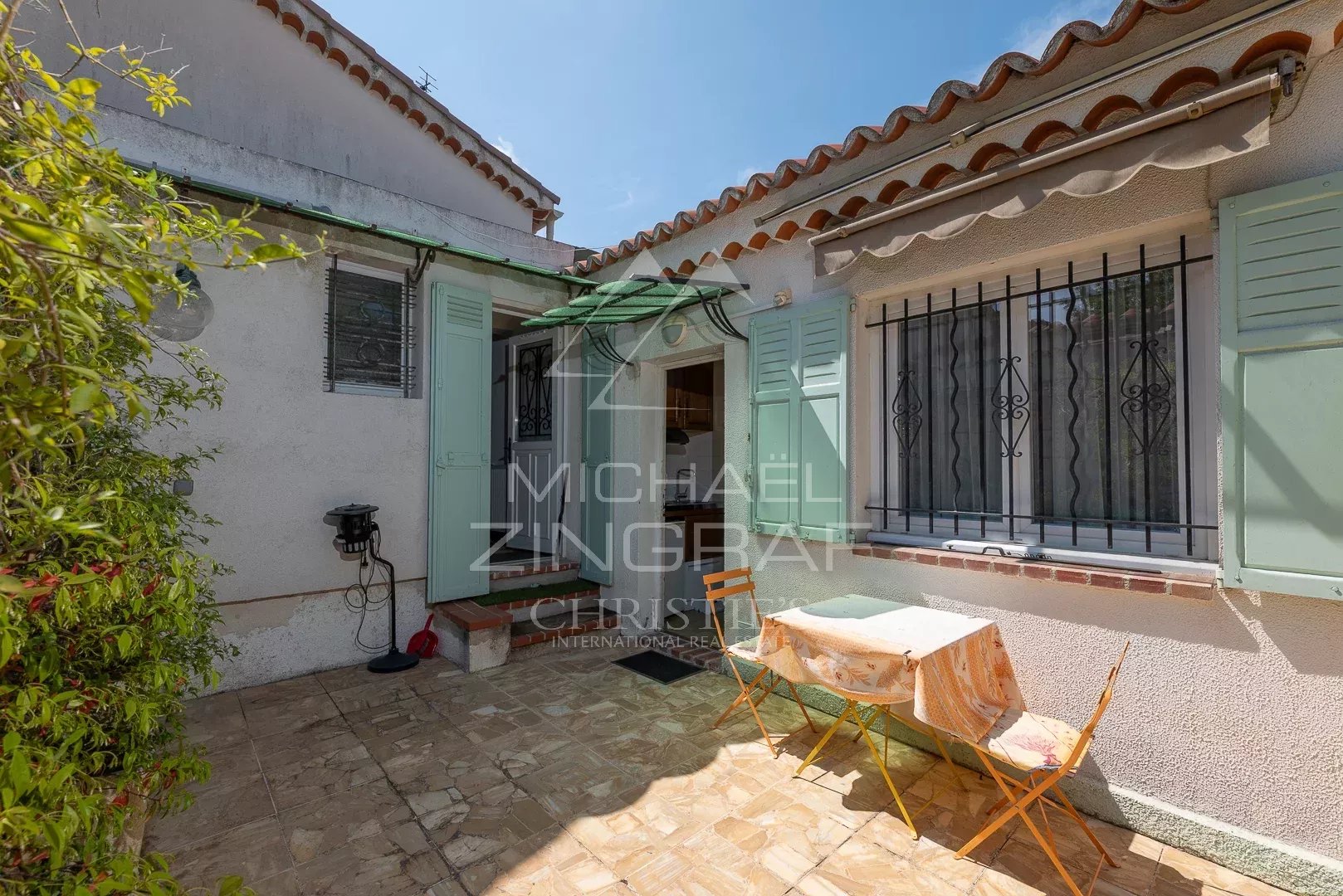 5 Bedroom Villa/Townhouse's Image 3