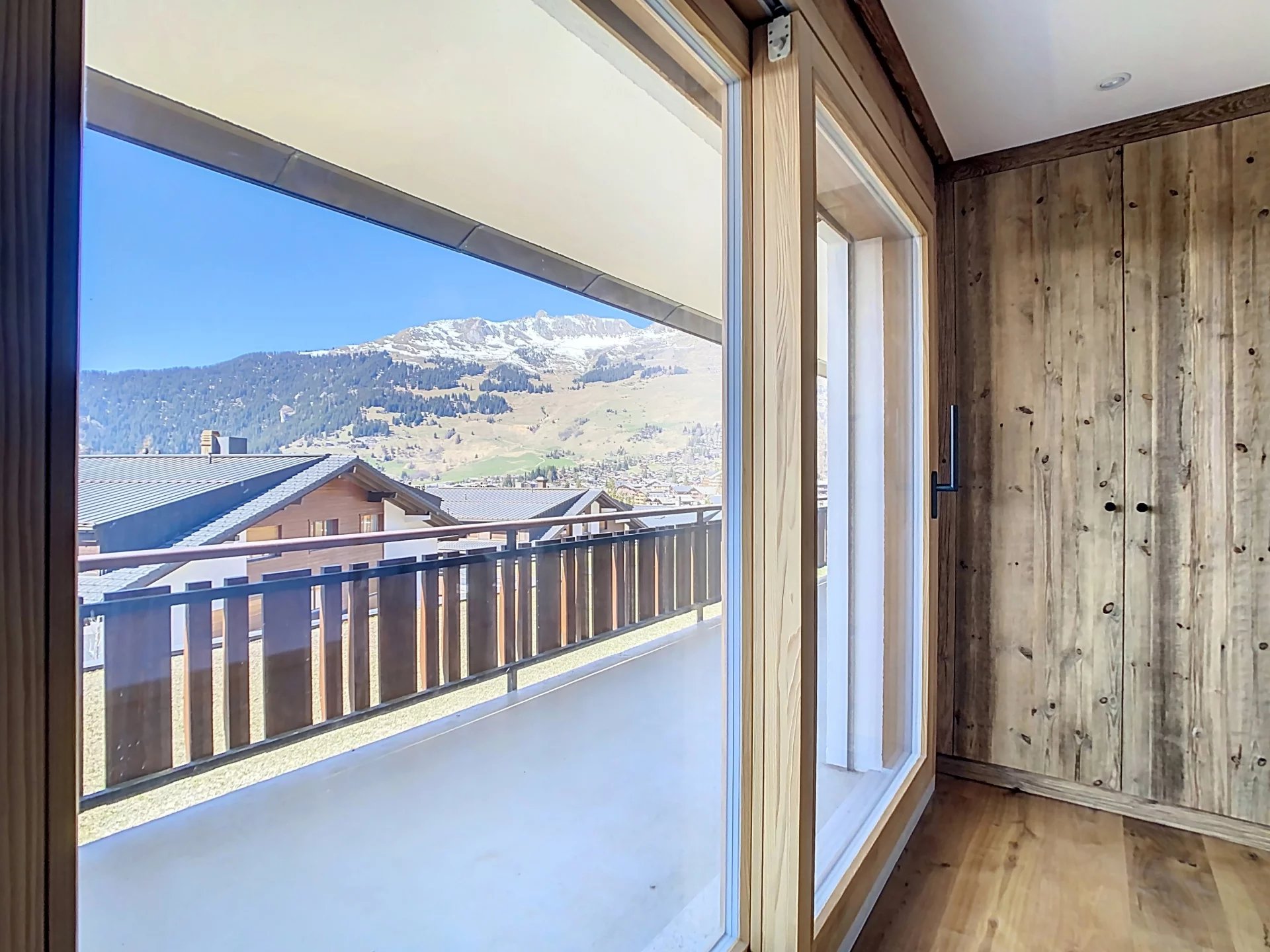 Vue imprenable, rénové à neuf!