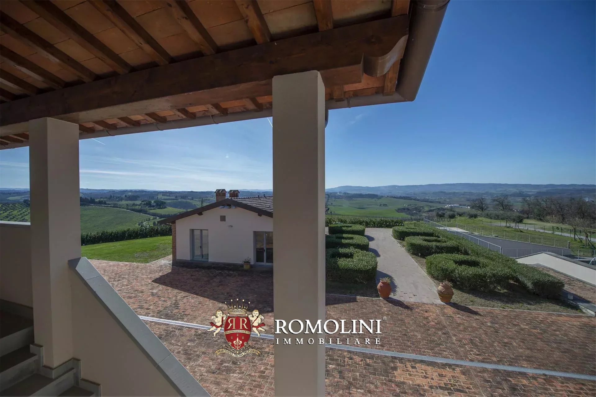 11 Bedroom Vineyard's Image 18