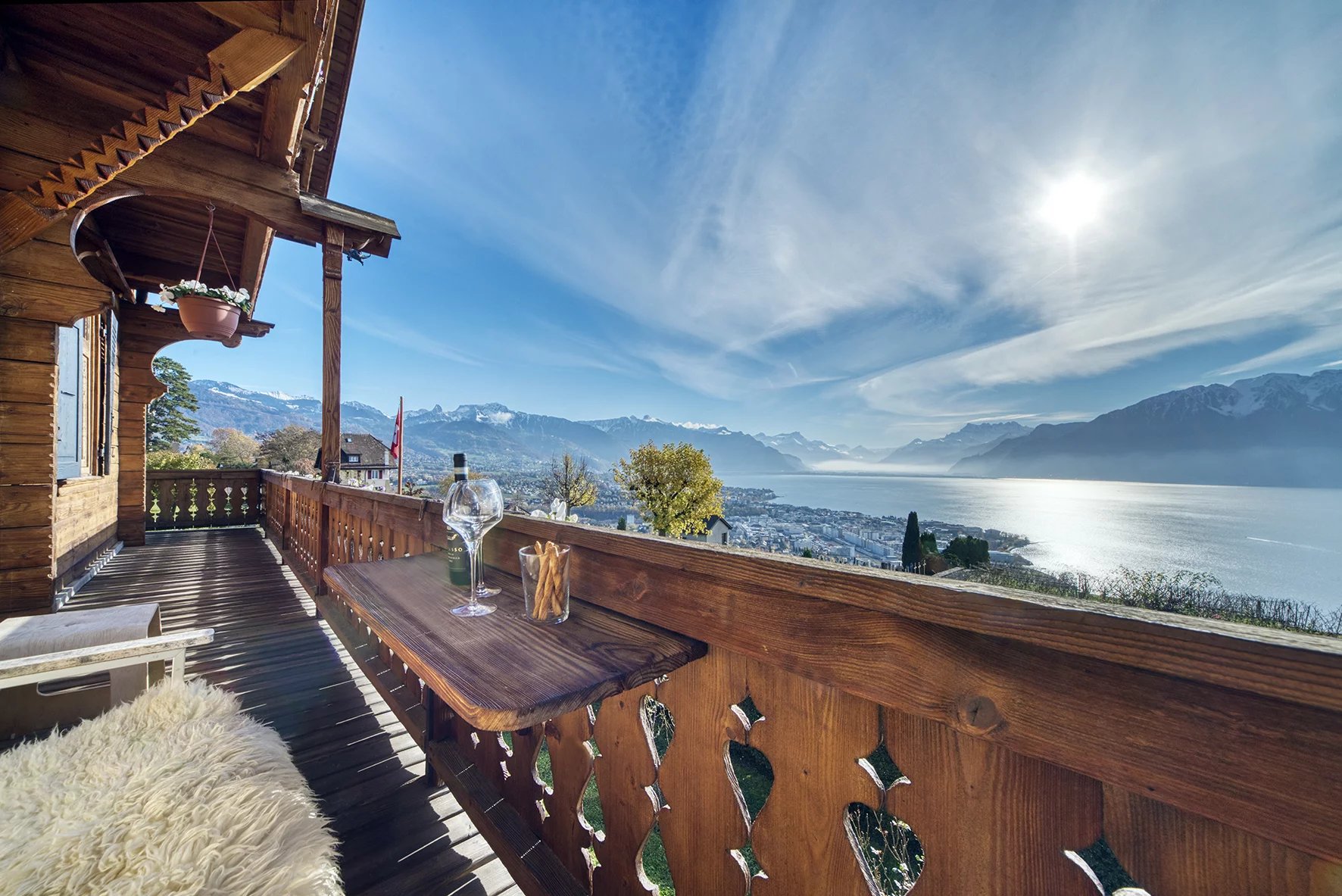 Chardonne : Splendide Chalet rénovée avec annexe habitable, vue spectaculaire!