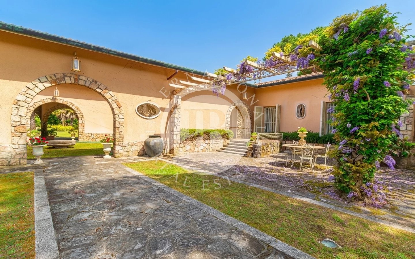 Villa in Massa - Image 3