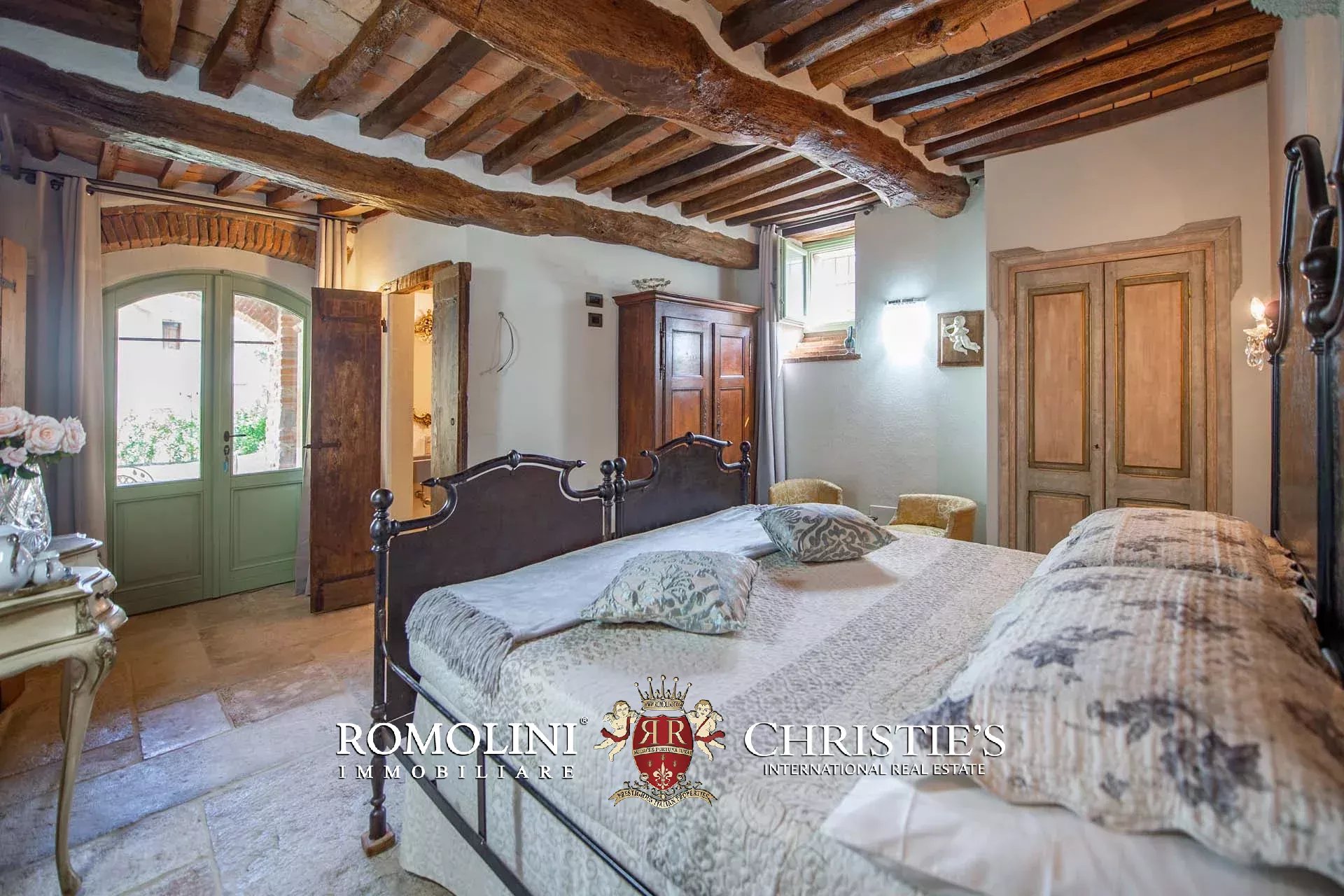 7 Bedroom Villa/Townhouse's Image 90