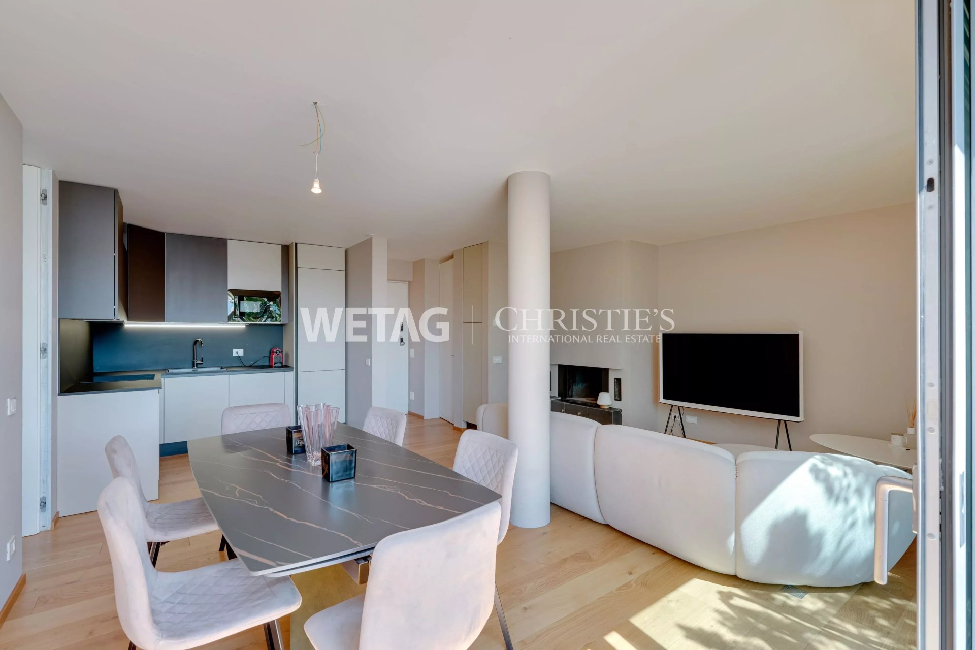 6 Bedroom Villa/Townhouse's Image 10