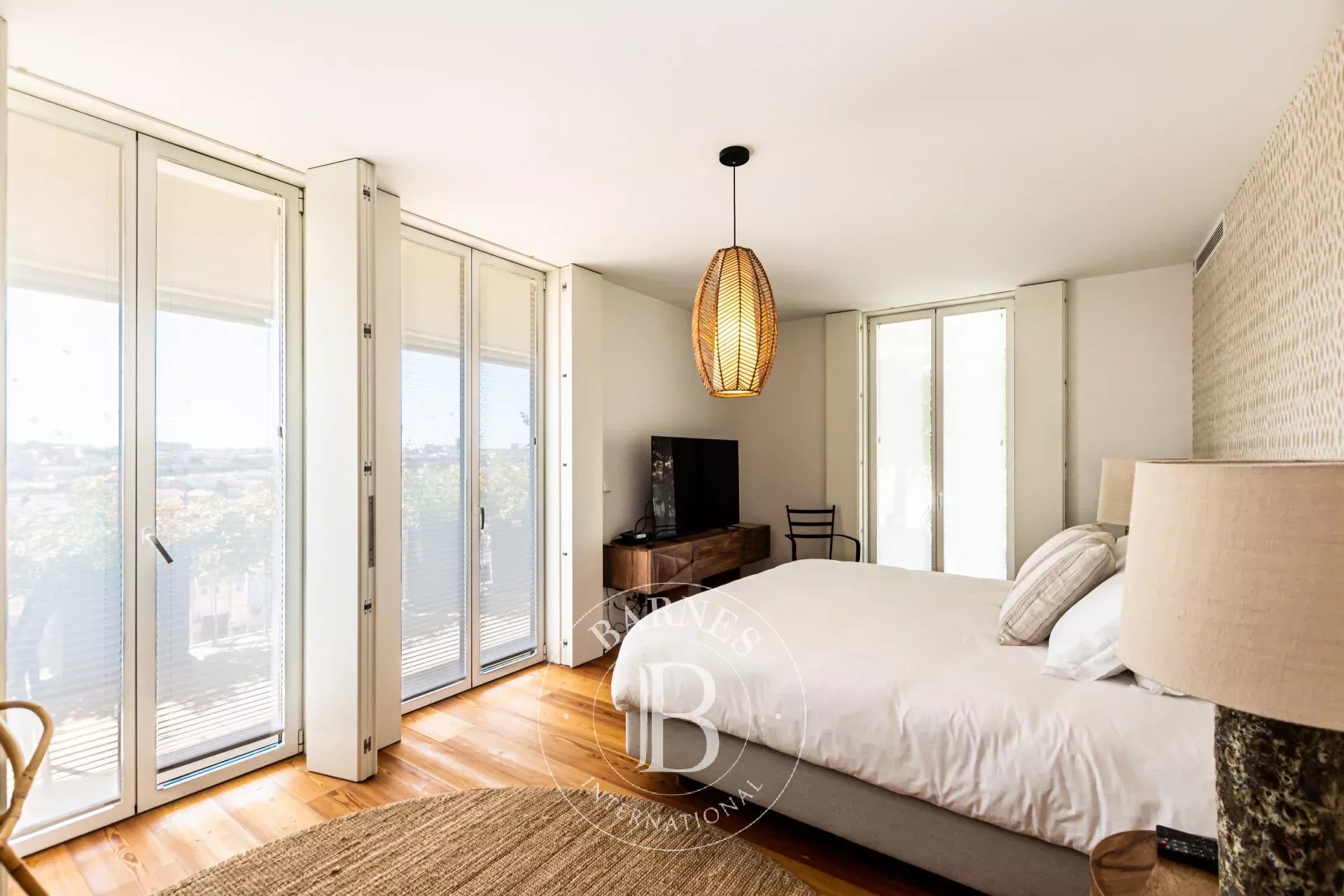 Terrace and View - picture 7