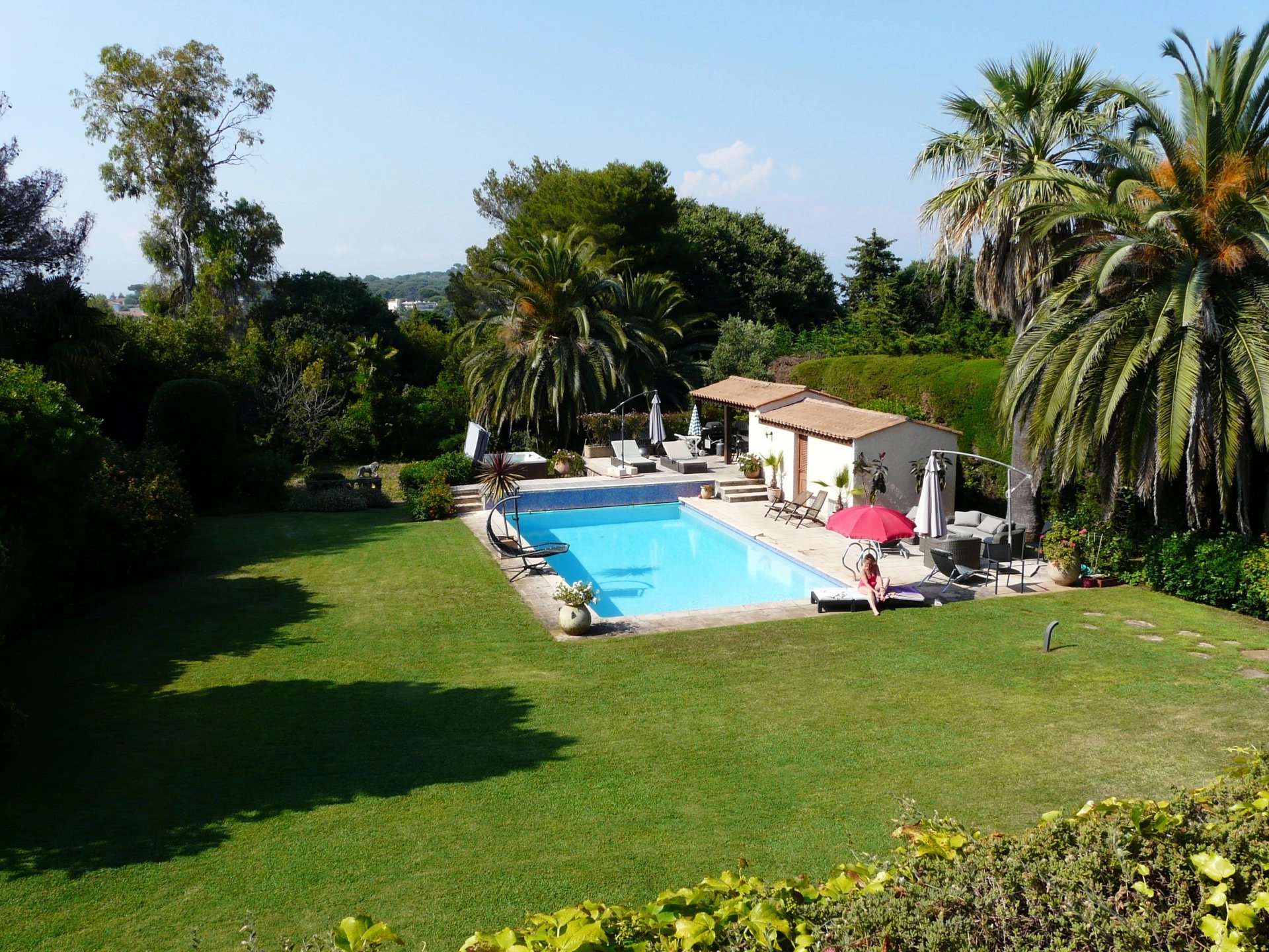 Piscine et jardin