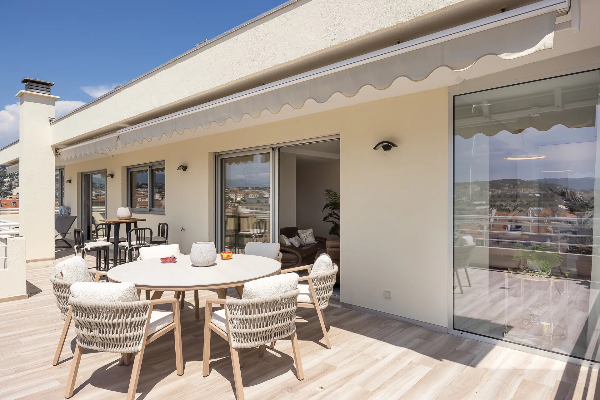 Cannes - New apartment with sea view