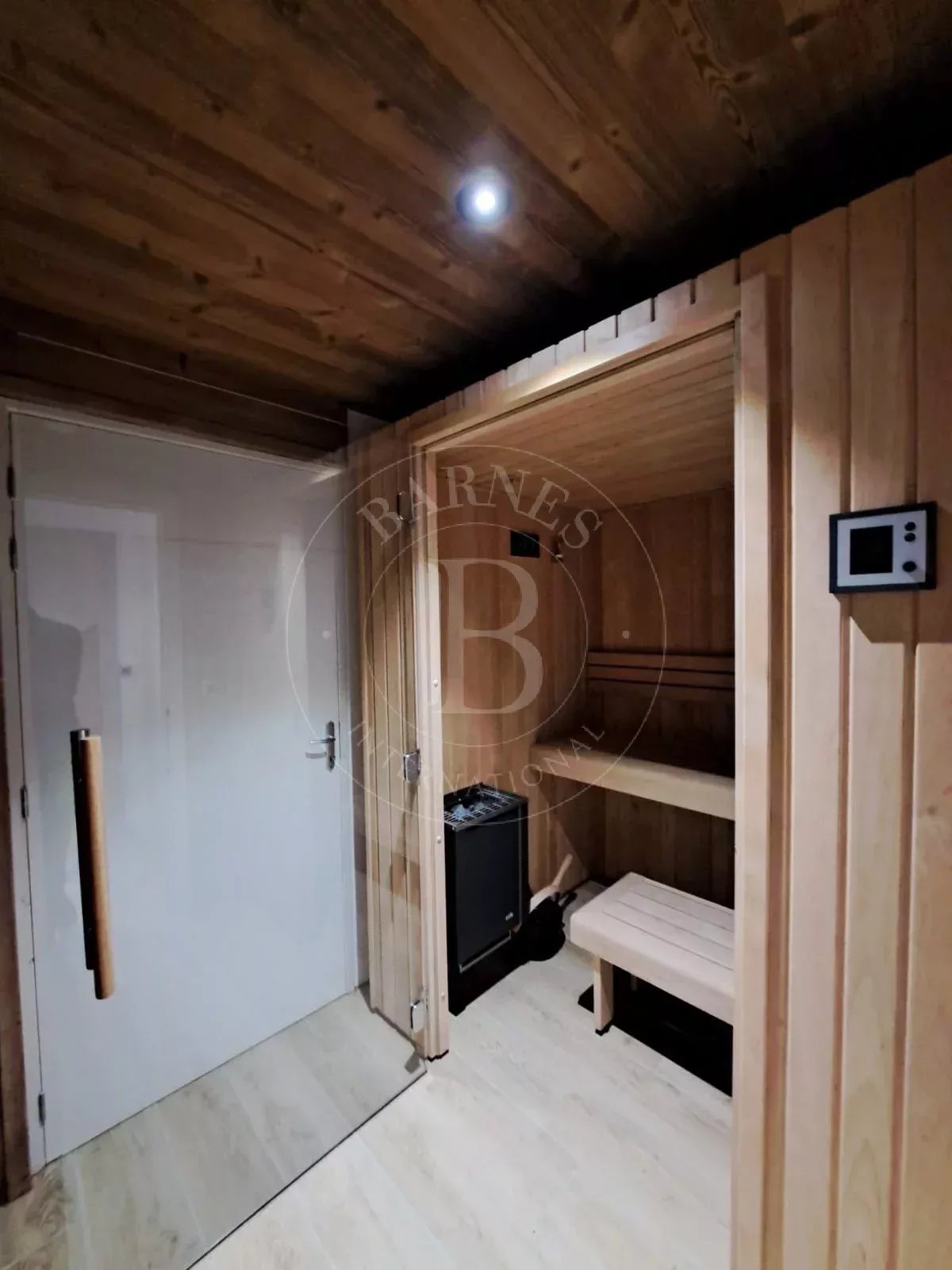Renovated Chalet -4 Bedrooms Ski-In/Ski-Out - Courchevel la Tania