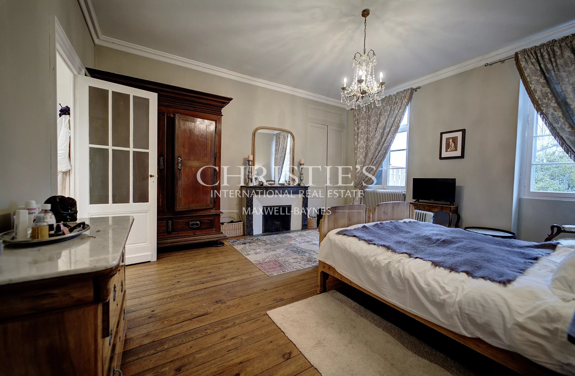10 Bedroom Villa/Townhouse's Image 17