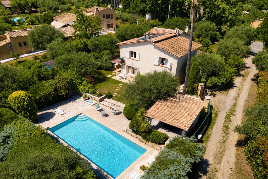 Villa for sale in Opio — 3-Bedroom Villa in Opio