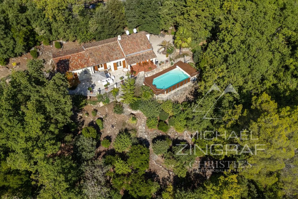 Villa for sale in Cabris — Charming Single-Storey Villa with Sea and Hill Views