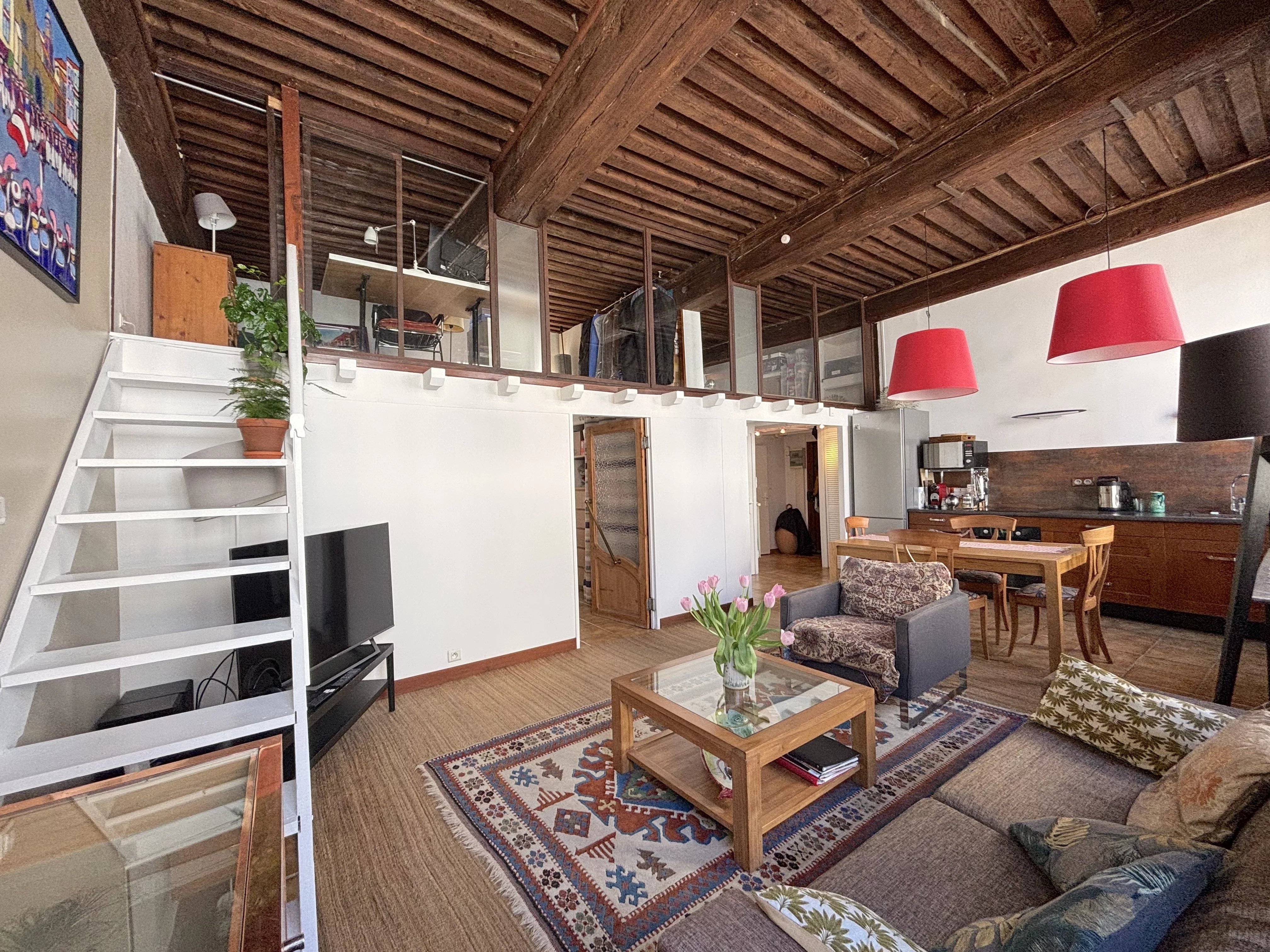 LYON 4  À deux pas du Gros Caillou : CHARME CANUT de 49,39 m² et 76,30 m² au sol — photo 3