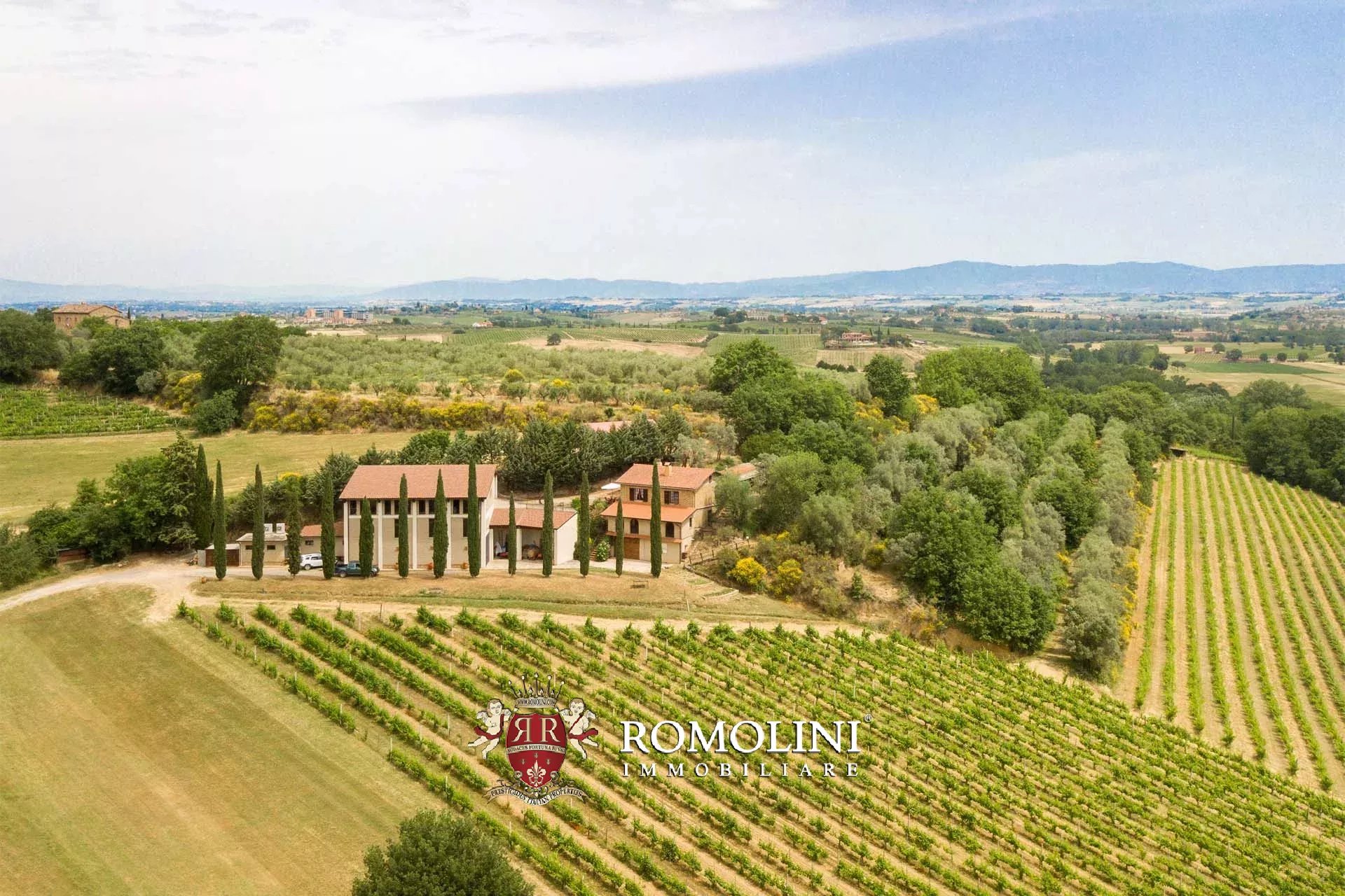 2 Bedroom Vineyard's Image 6