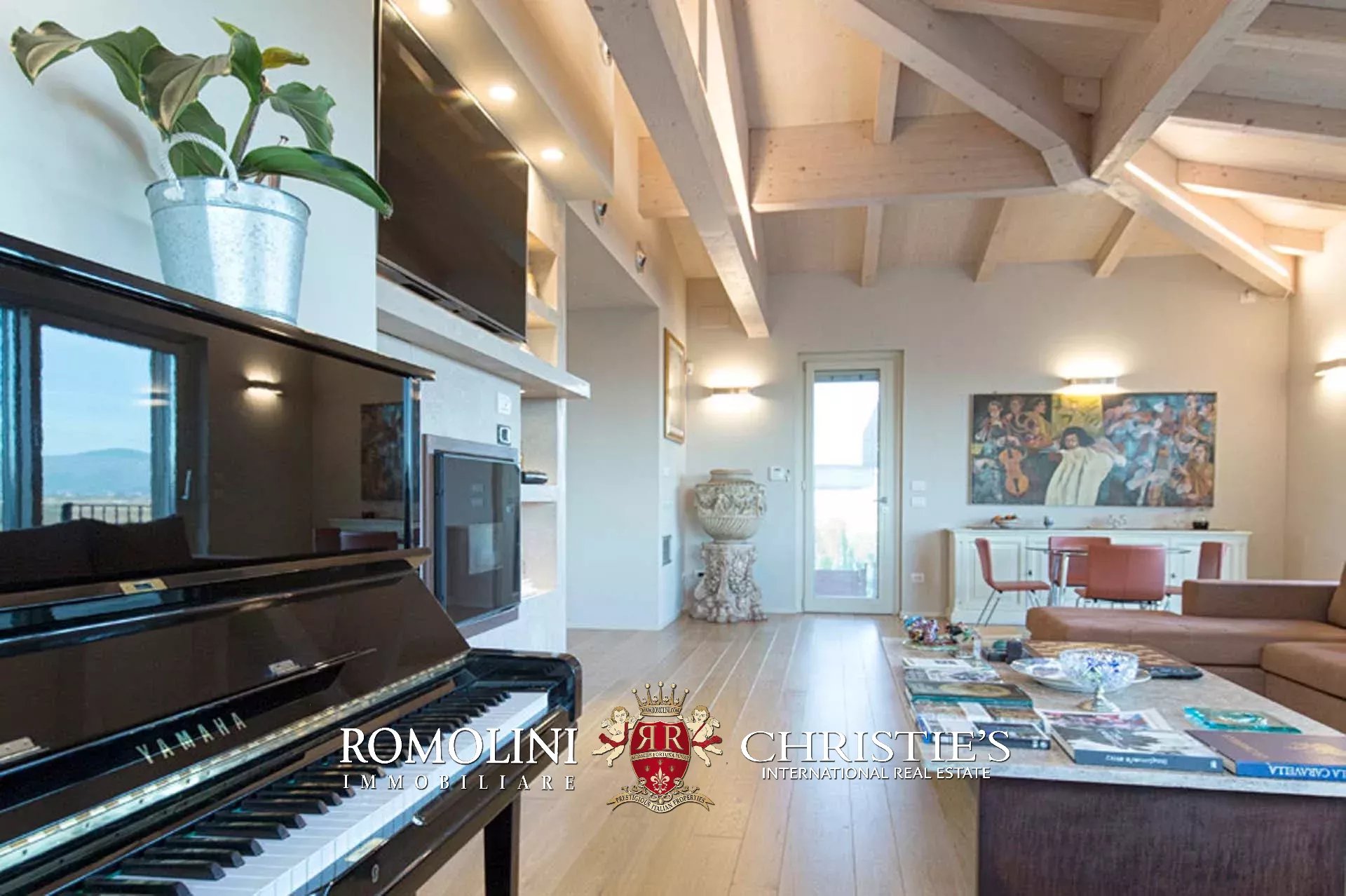 7 Bedroom Villa/Townhouse's Image 36