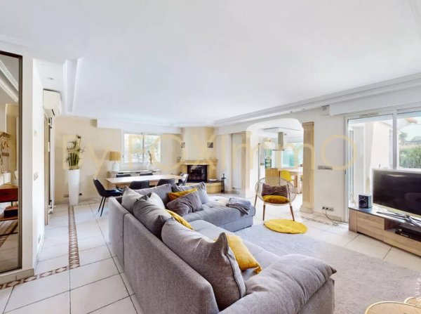 Antibes Villa for sale with Pool and Guest House — photo 4