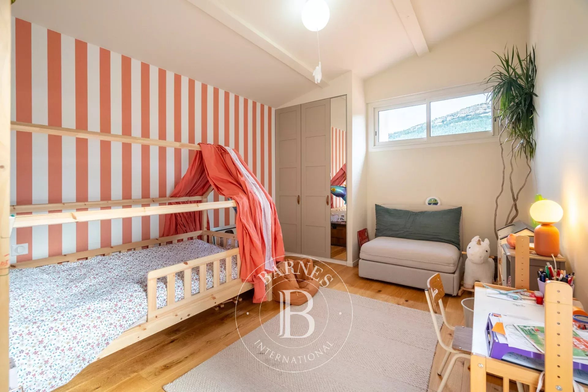 Ev Cassis - picture 13