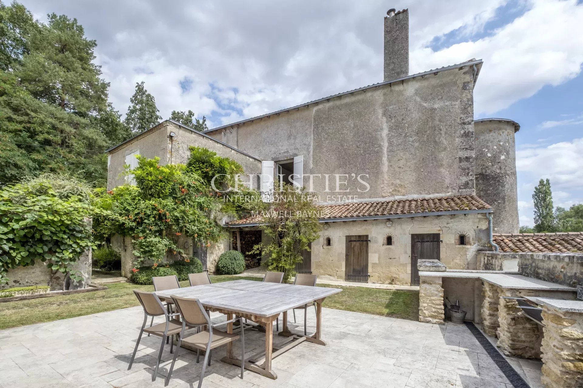 7 Bedroom Chateau's Image 7