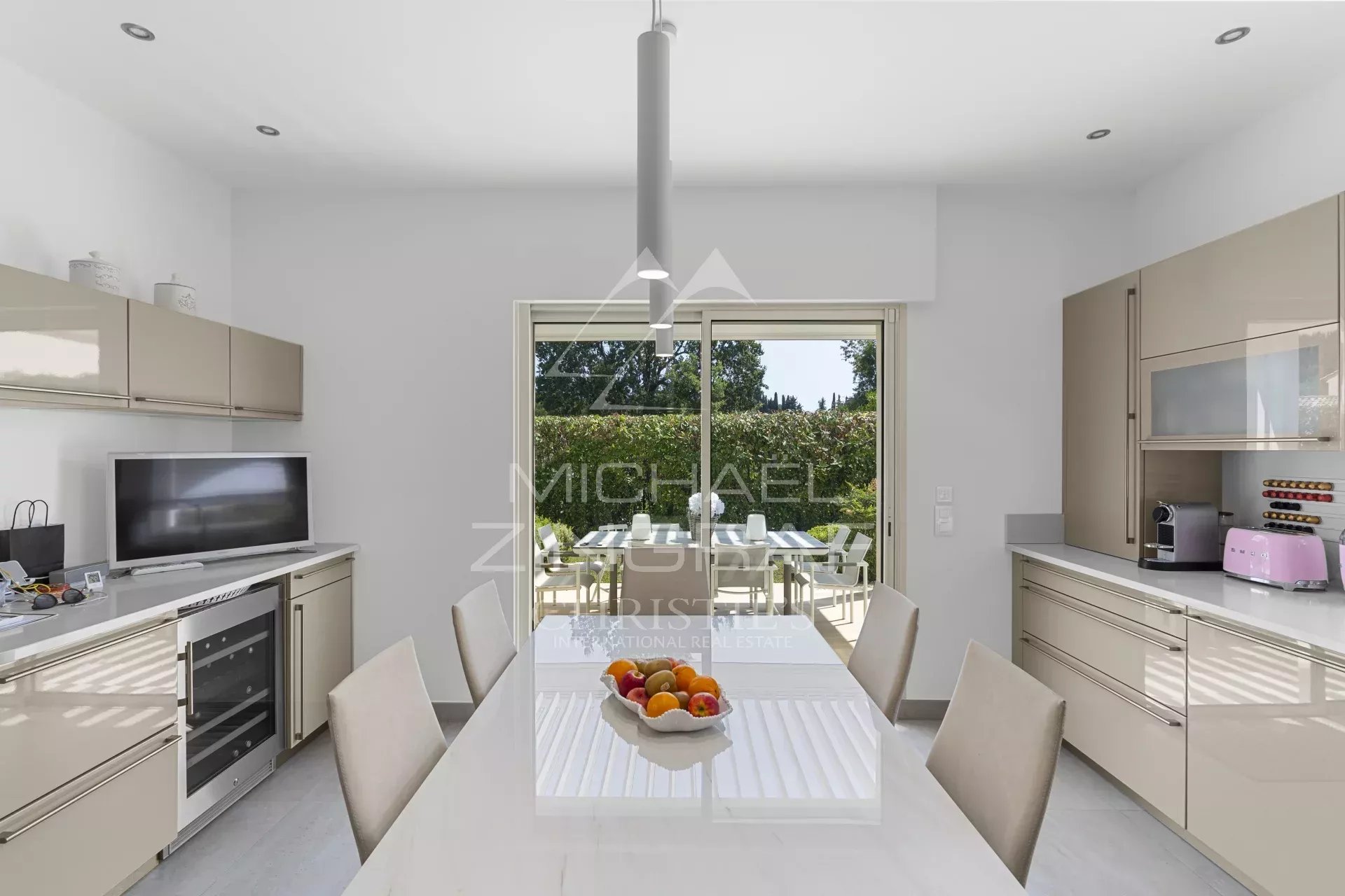 4 Bedroom Villa/Townhouse's Image 5