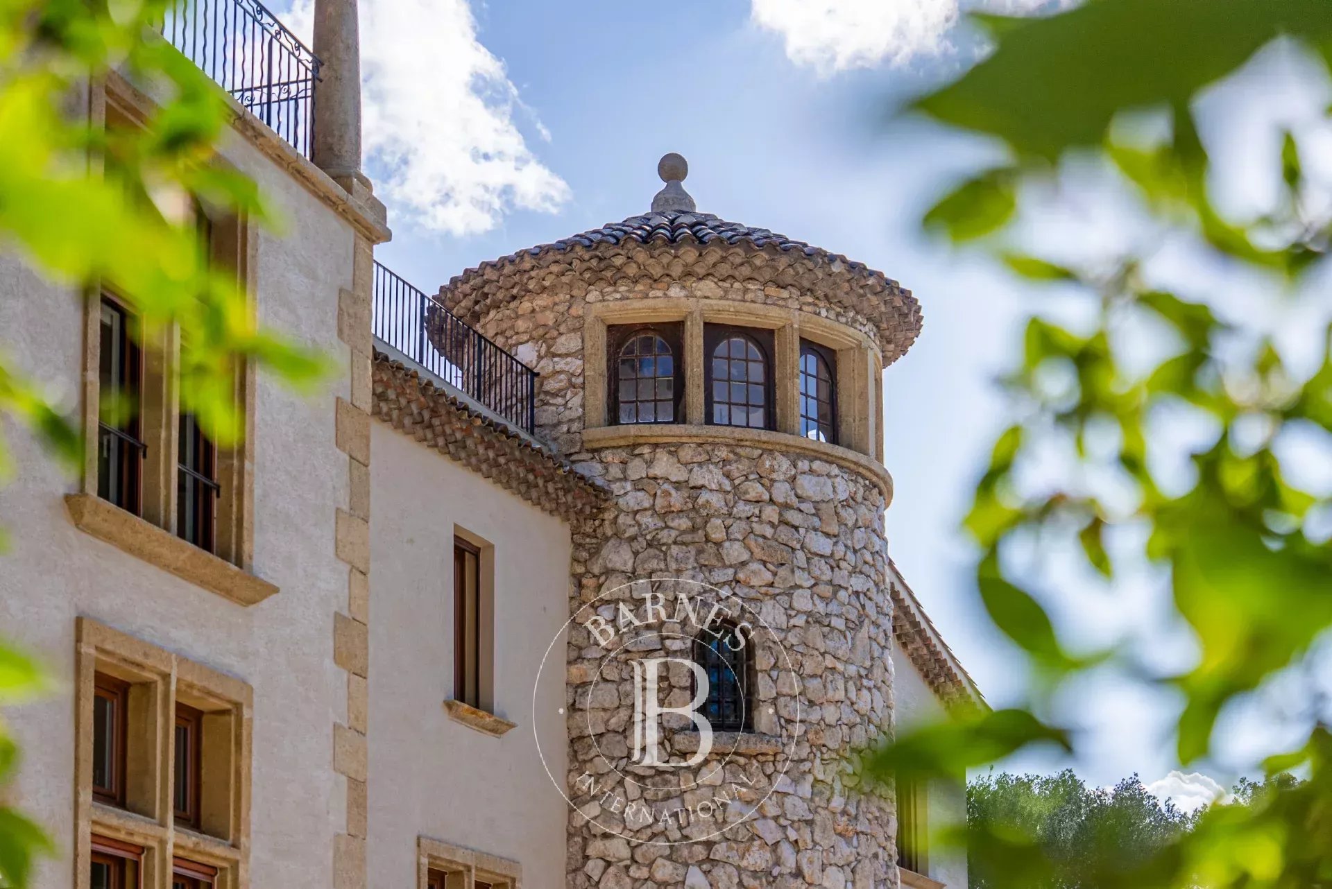EXCLUSIVE - AIX-EN-PROVENCE - 19TH CENTURY FORMER HUNTING LODGE - 1000 SQM - 2 HA GARDEN - POOL - TENNIS COURT - PANORAMIC VIEW - picture 18 title=