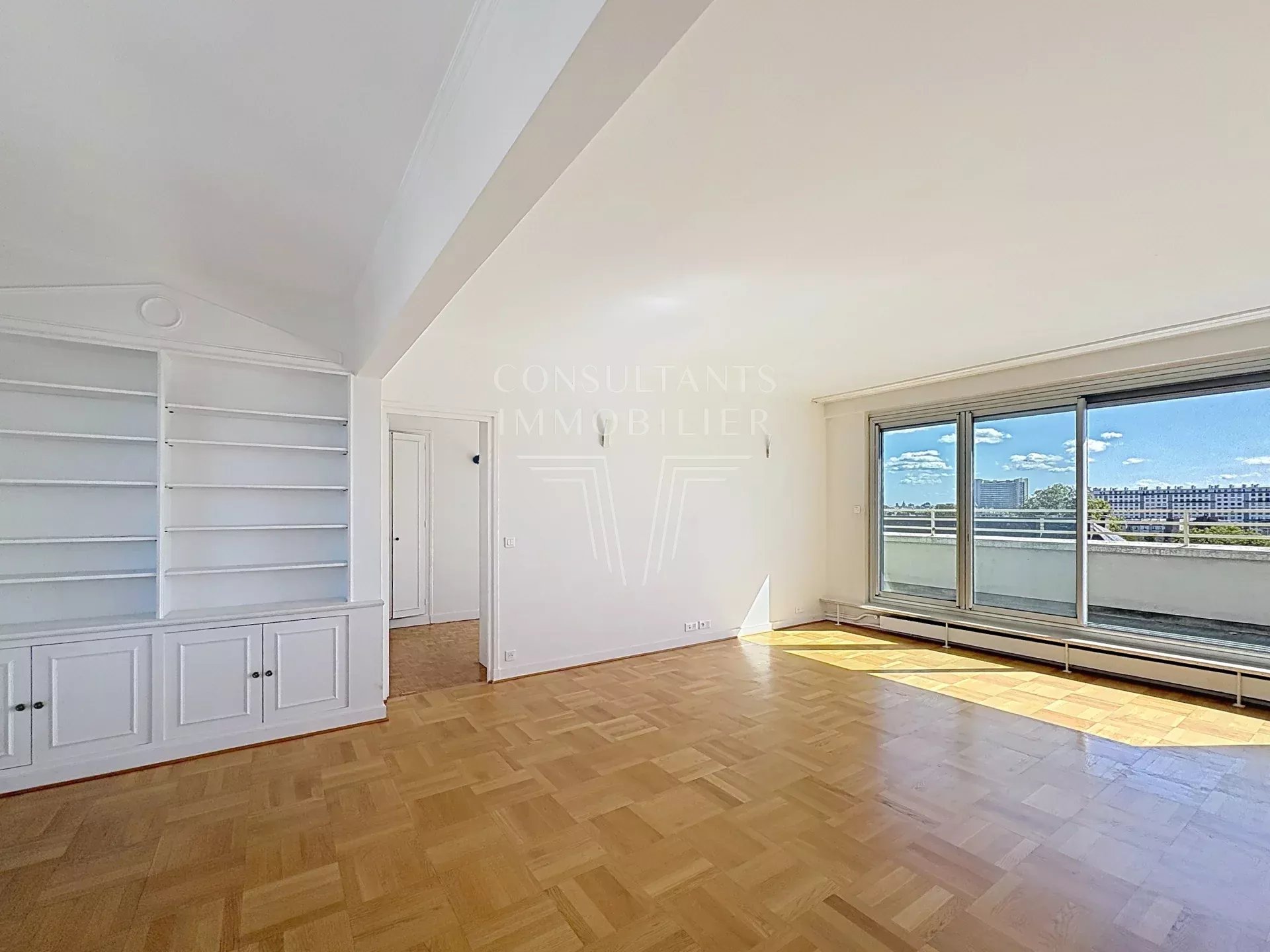 APPARTEMENT AVEC TERRASSE PANORAMIQUE
