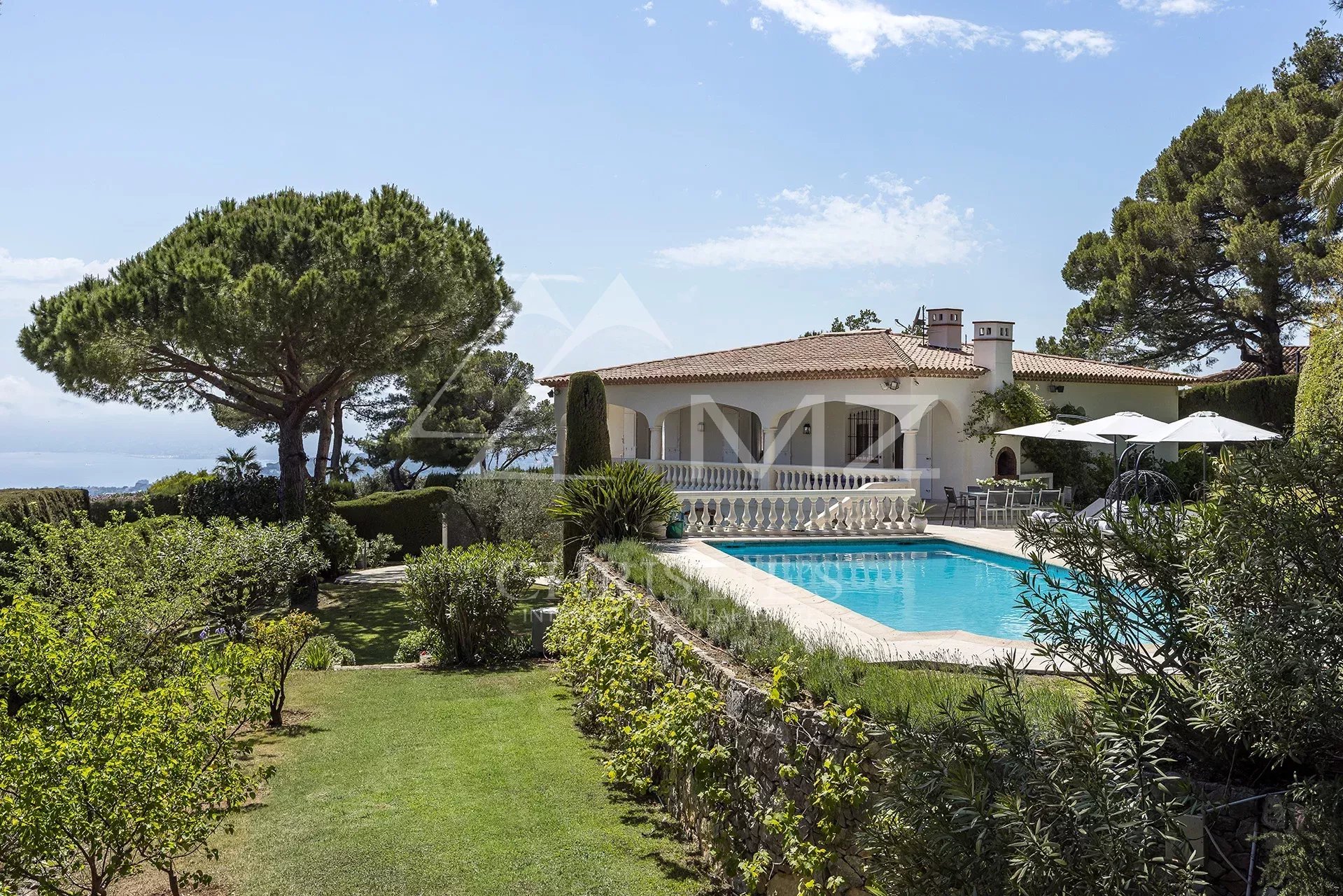 4 Bedroom Villa/Townhouse's Image 8