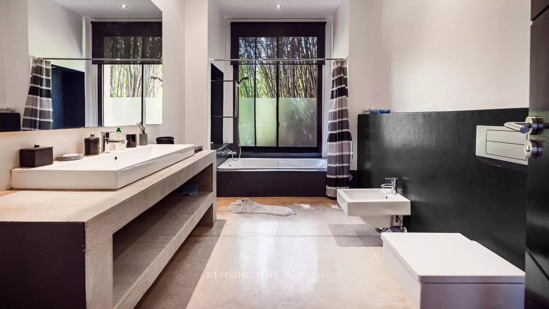 4 Bedroom Villa/Townhouse's Image 28