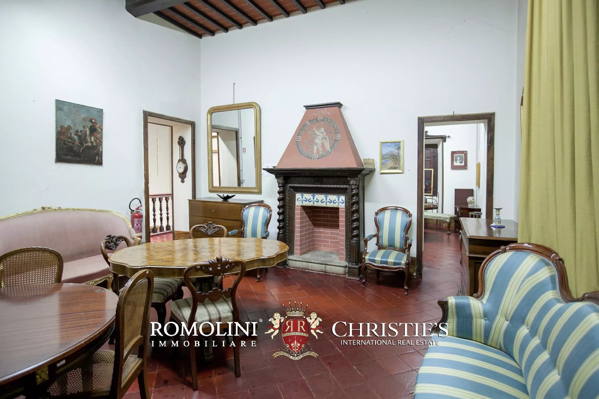 6 Bedroom Villa/Townhouse's Image 24