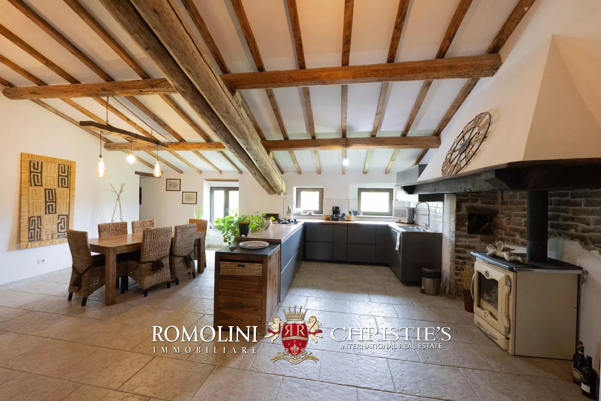 9 Bedroom Villa/Townhouse's Image 33