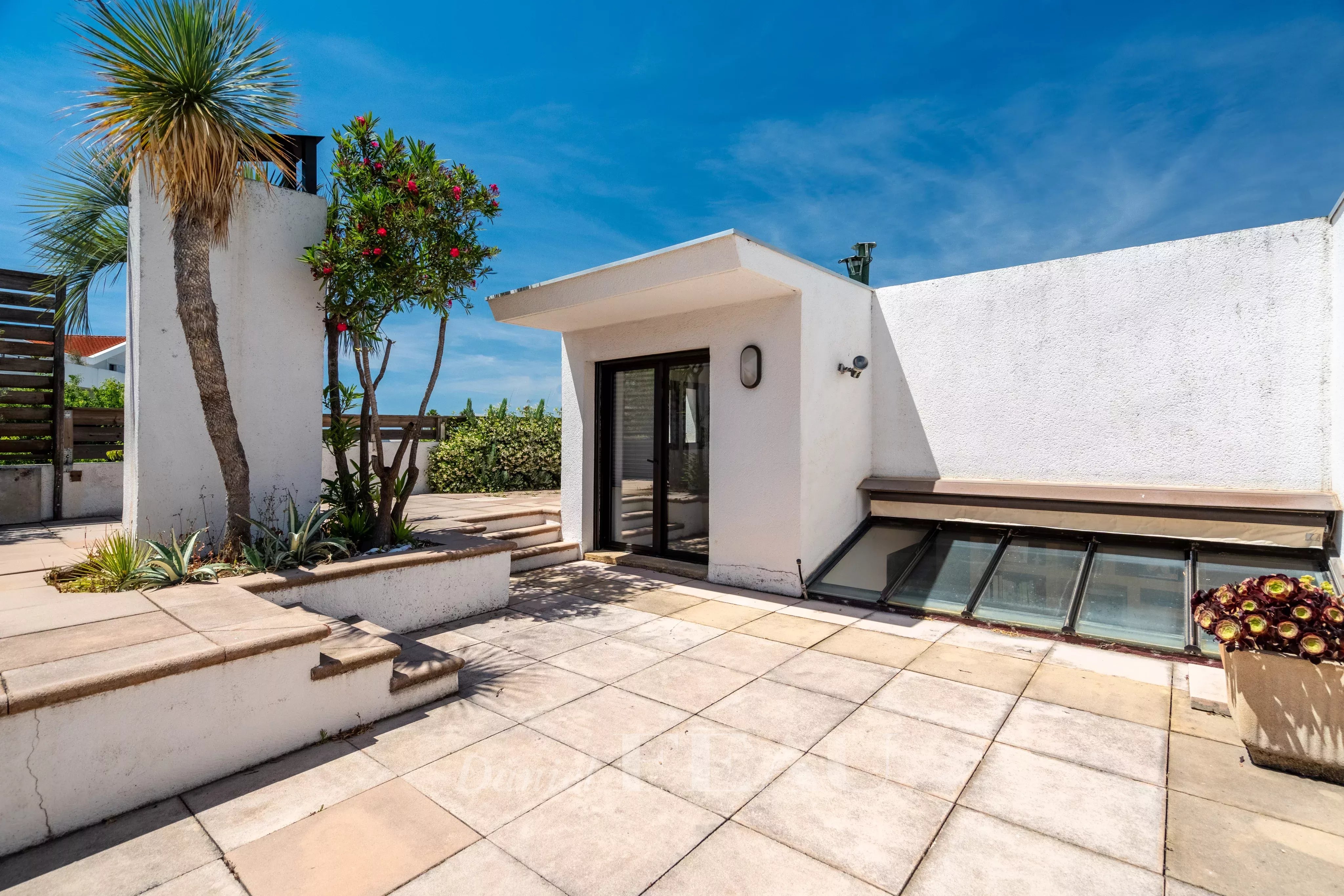 Marseille 8th District – A family apartment with a roof terrace