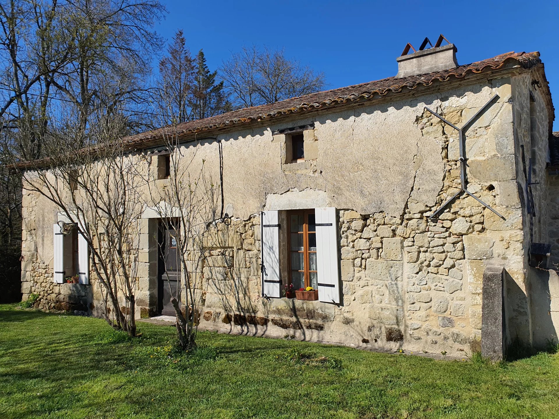 Maison en pierre, 3 chambres, grange, avec de jolies vues !