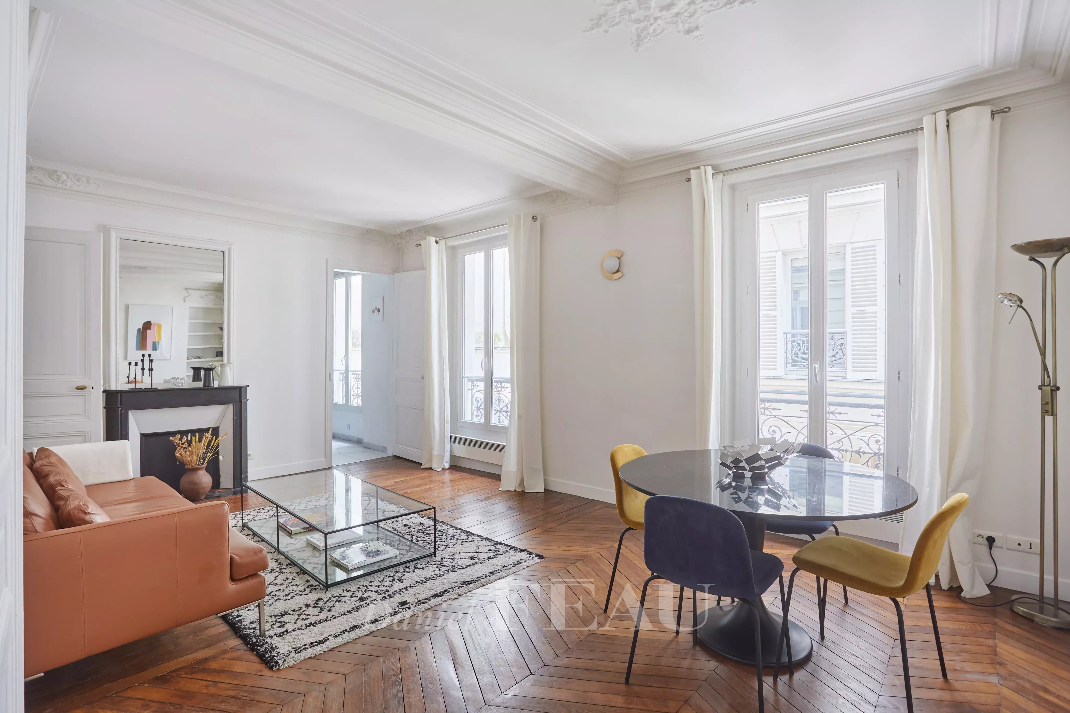 Paris 16th District – A renovated one-bed apartment rented furnished