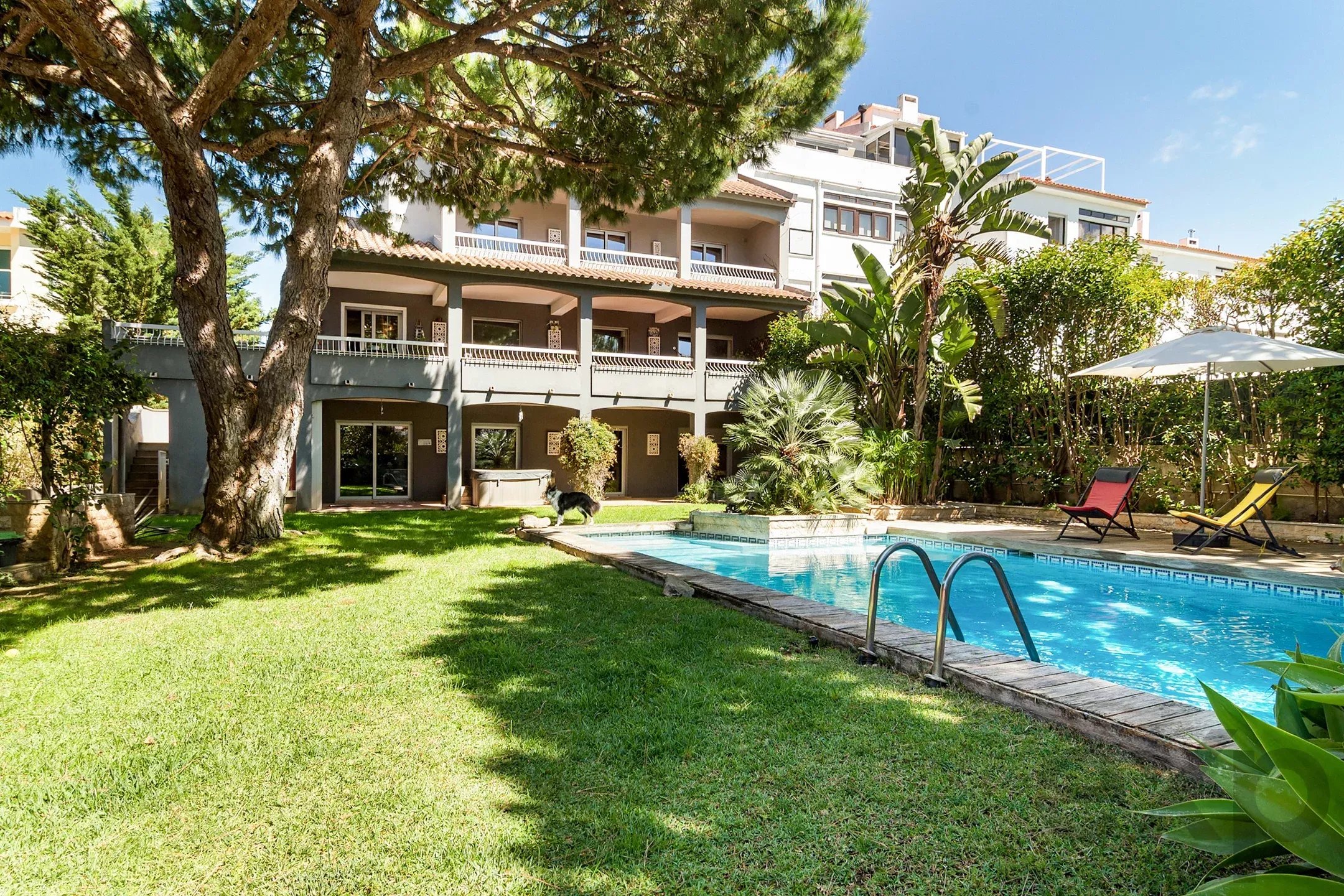 Cascais, Quinta da Bicuda - T4+2 House, Elegant with Pool, Garden, and Spacious Terraces 2750-704 image 8