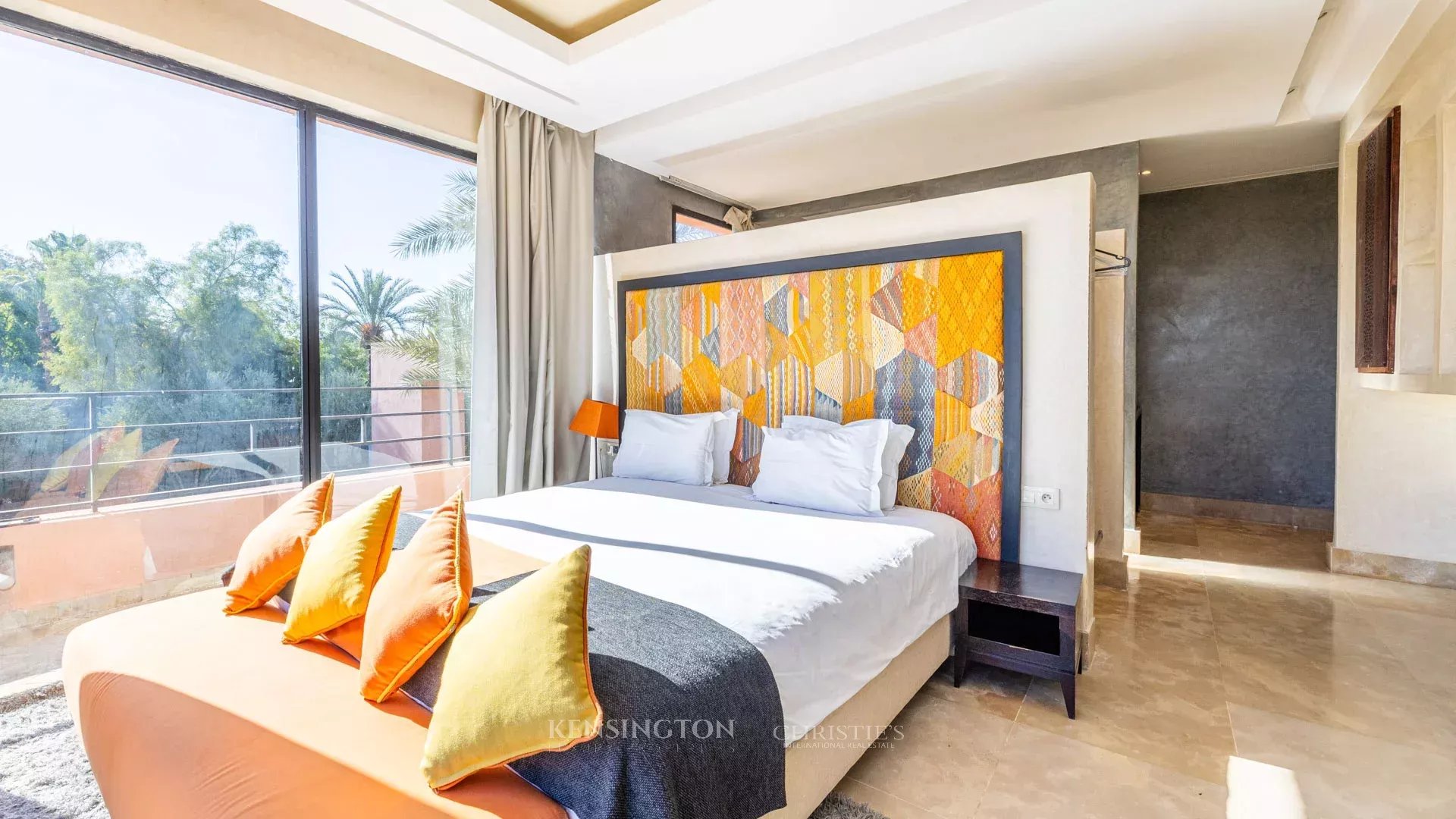 11 Bedroom Villa/Townhouse's Image 12