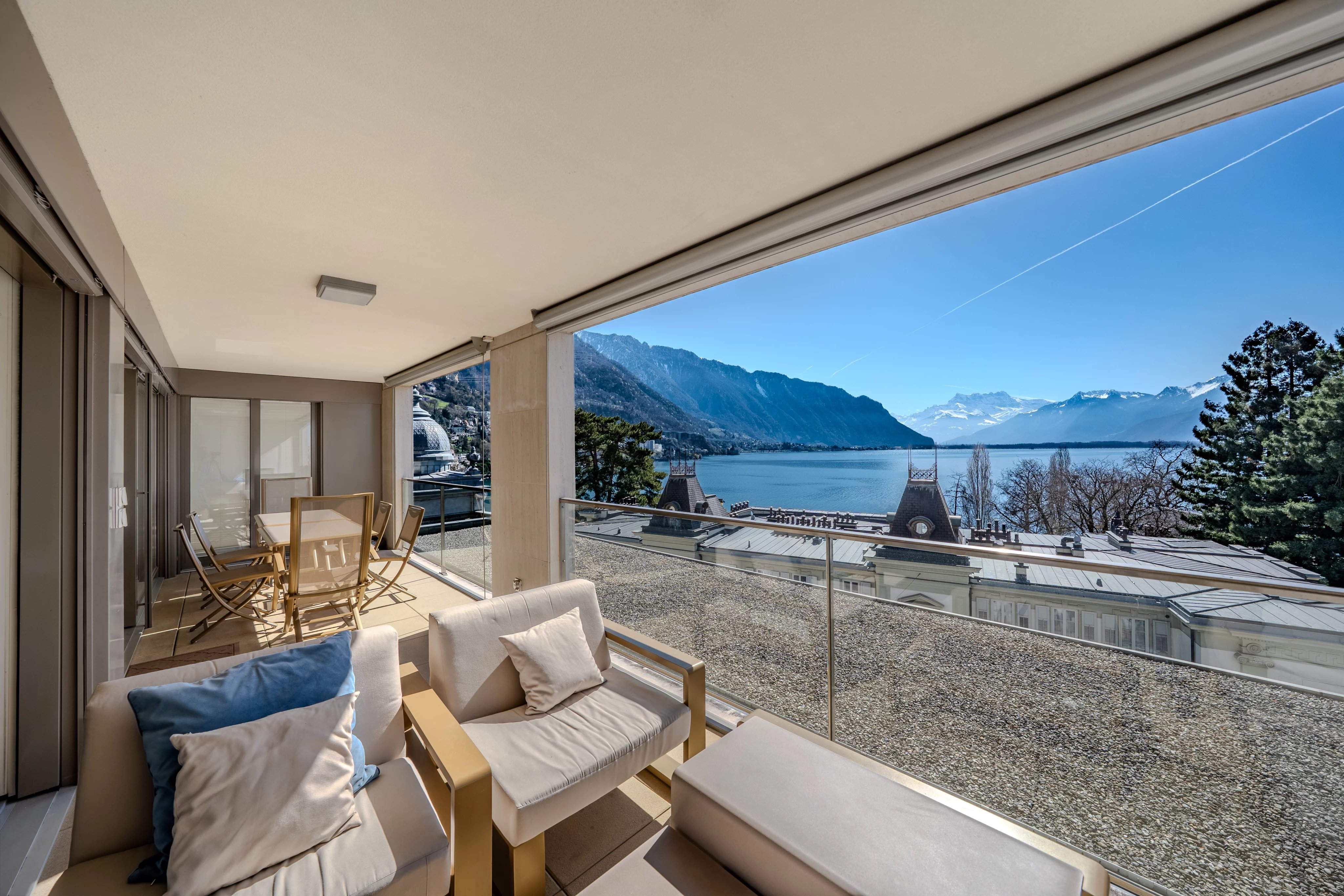 AMAZING ! 5-bedrooms apartment located in the heart of Montreux