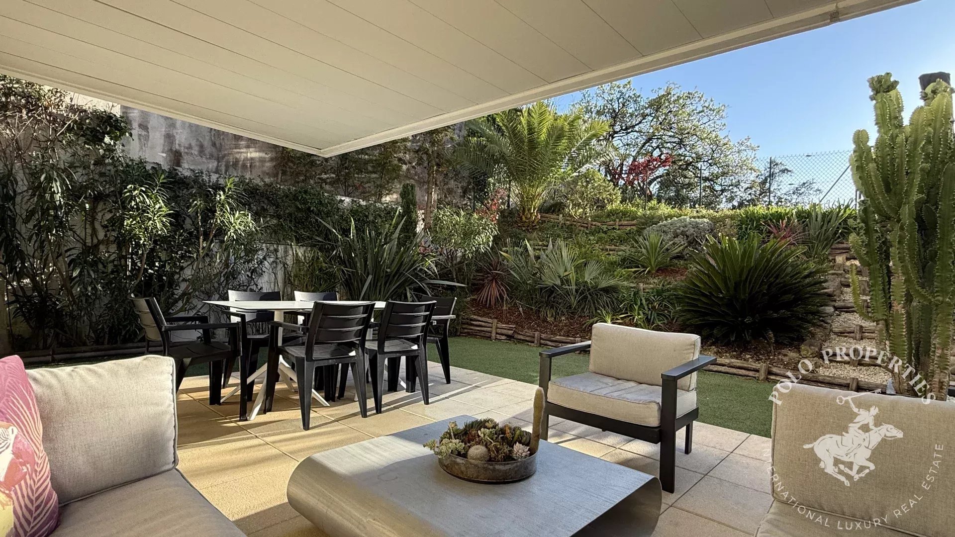 Garden level- Cannes