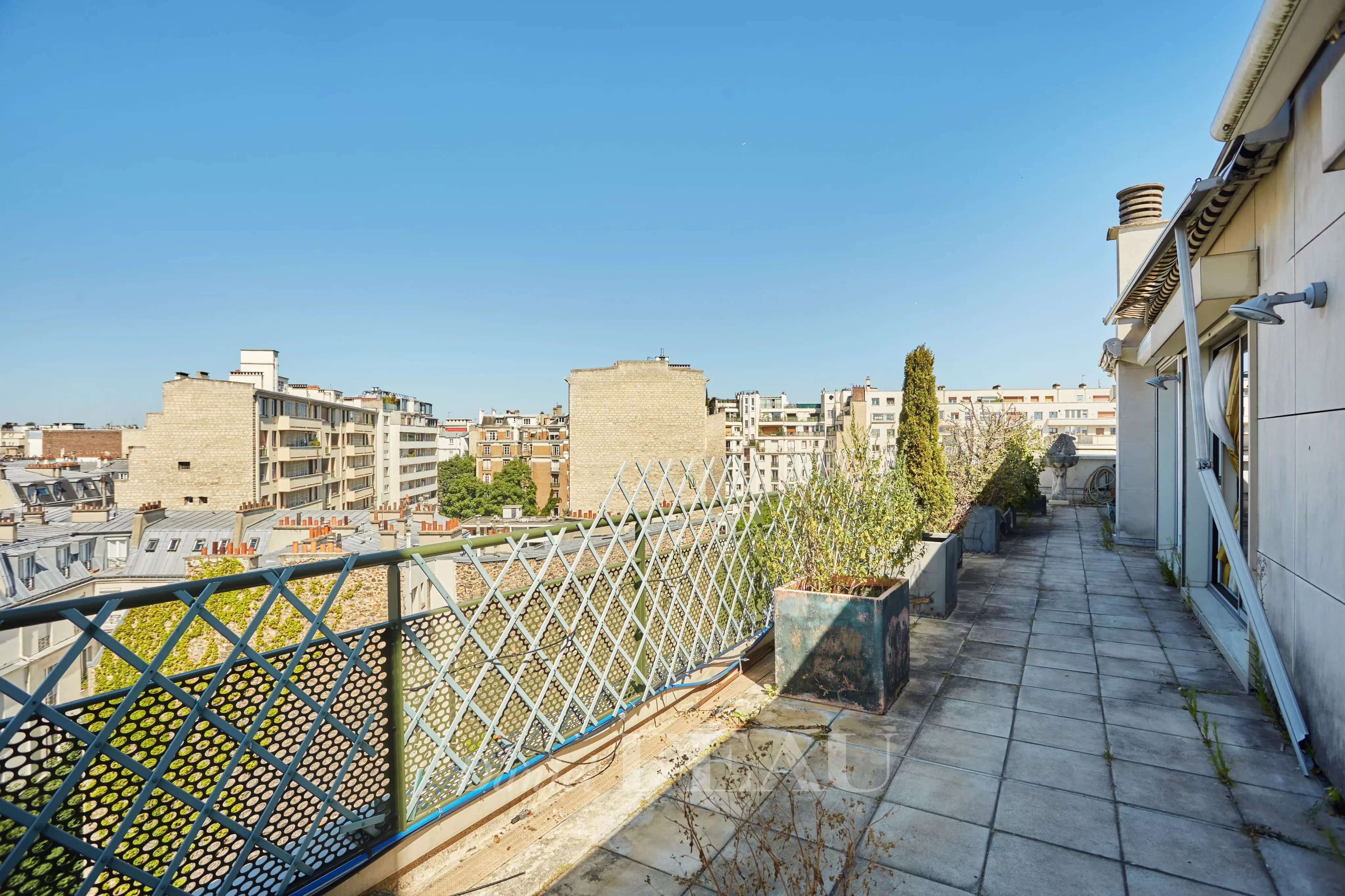 Sale Apartment Paris 16th