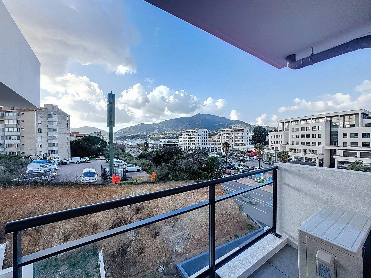 BEAU F1 MEUBLE TERRASSES DE BODICCIONE